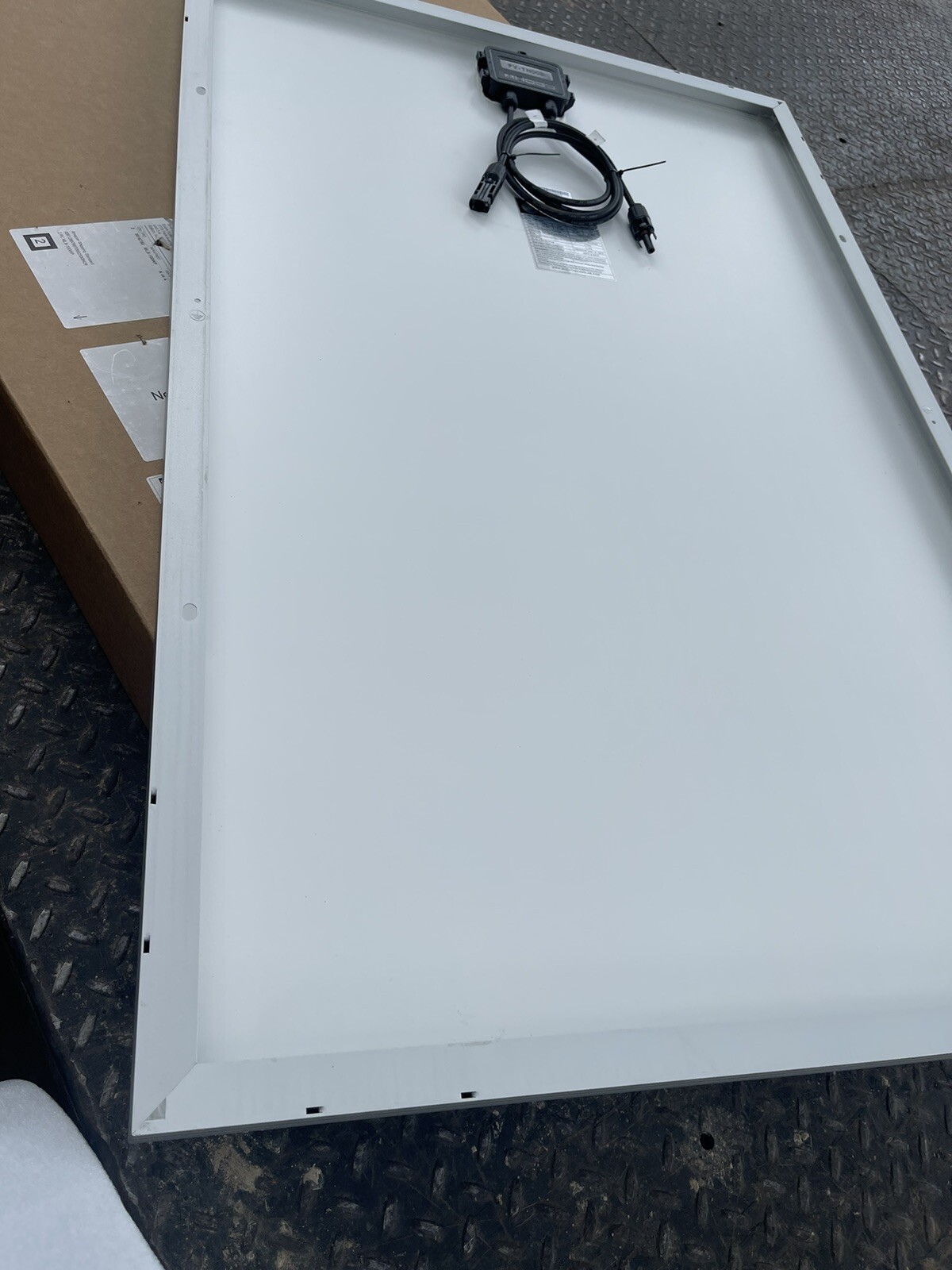 Mighty Max 100 Watt 12 volt polycrystalline off grid solar panel