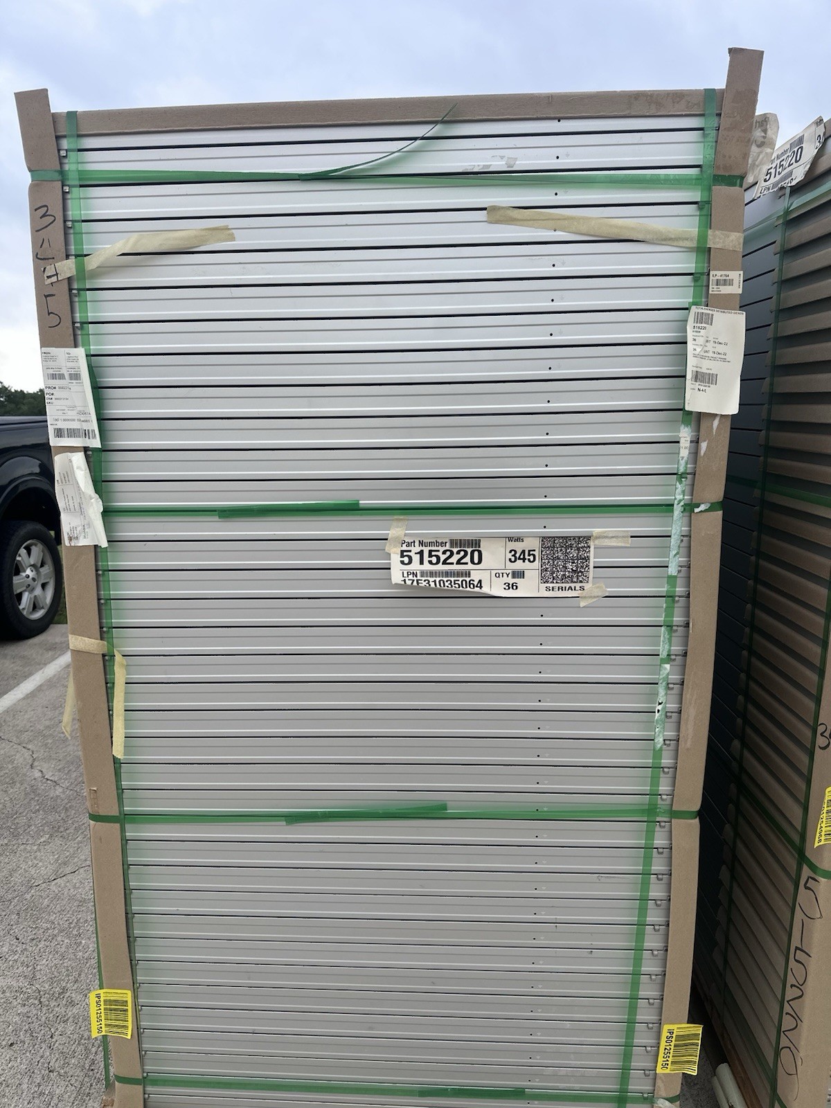 36pc Pallet SPR-X21-345-COM Sunpower 345 Watt Maxeon Cells Helix Clips