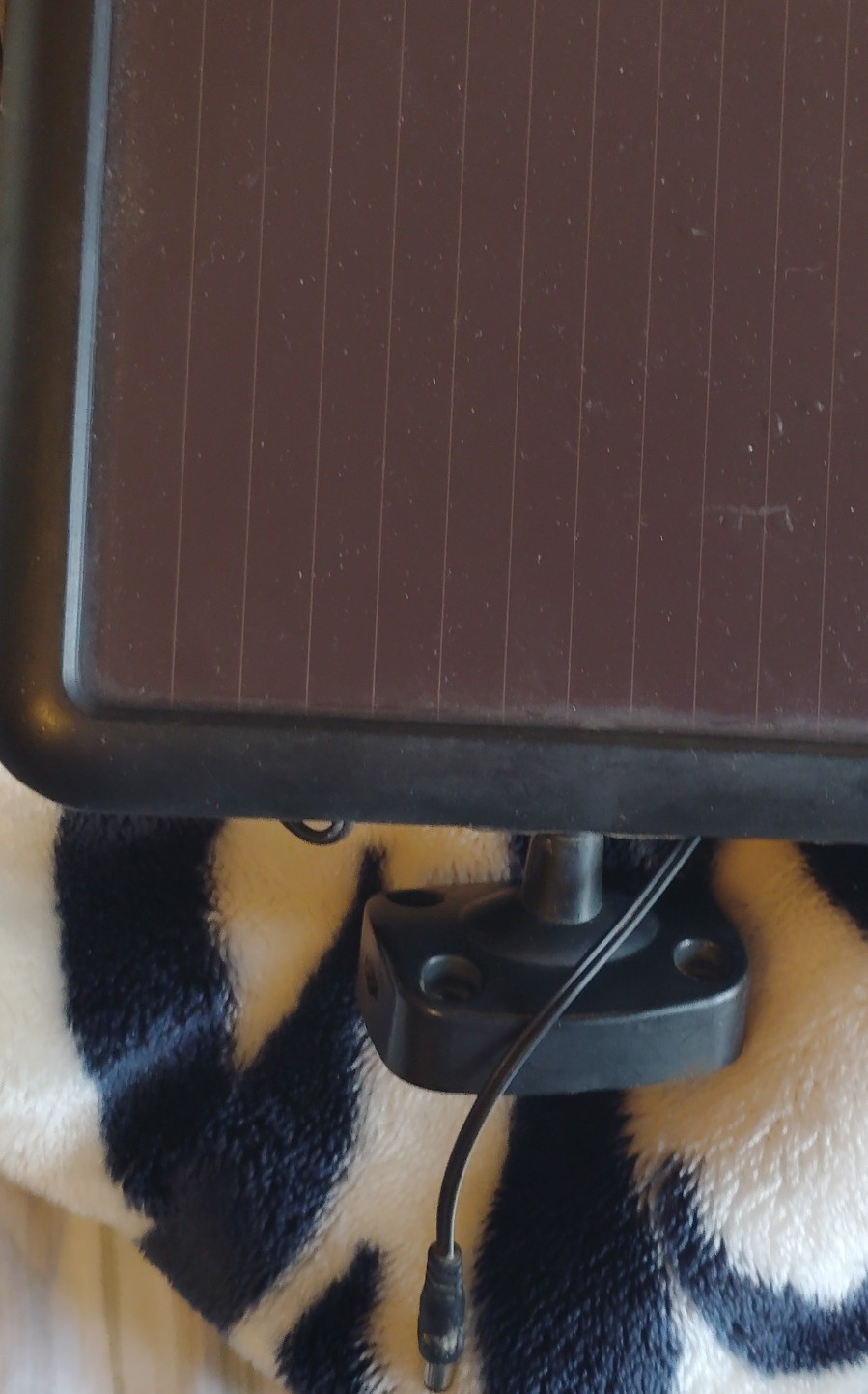 Mountable Outdoor Rigid Black Plastic Solar Panel with Connector
