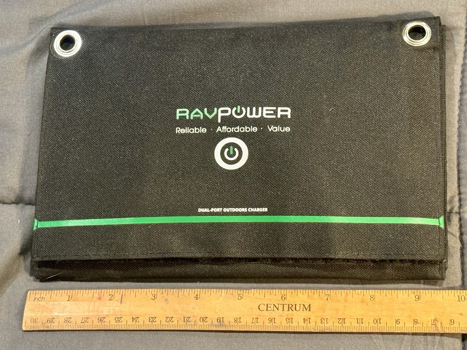 16W OUTDOOR FOLDABLE DUAL-PORT SOLAR CHARGER Model RP-PC008 a RavPower product