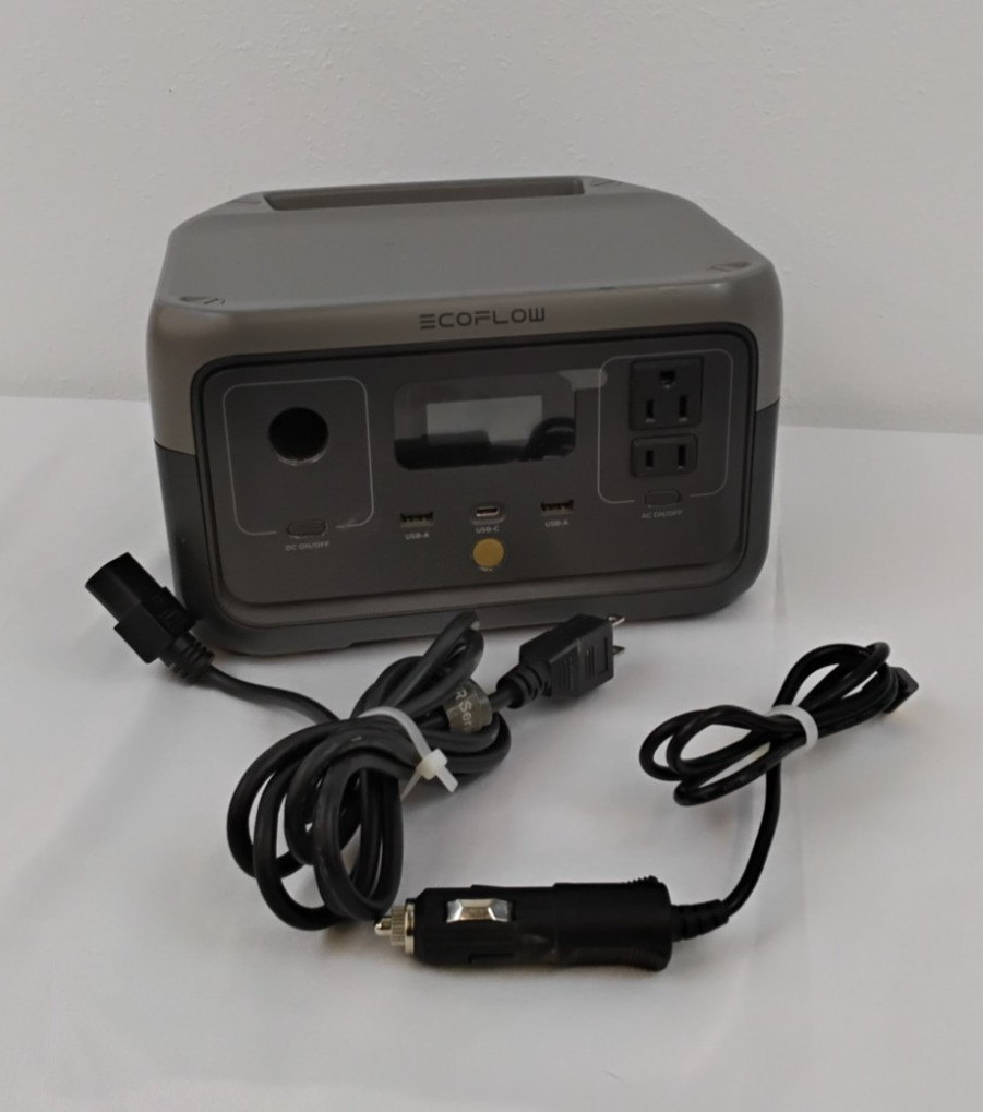 EcoFlow River 2 Portable Power Station For Camping w Cords Powers On READ #J4882