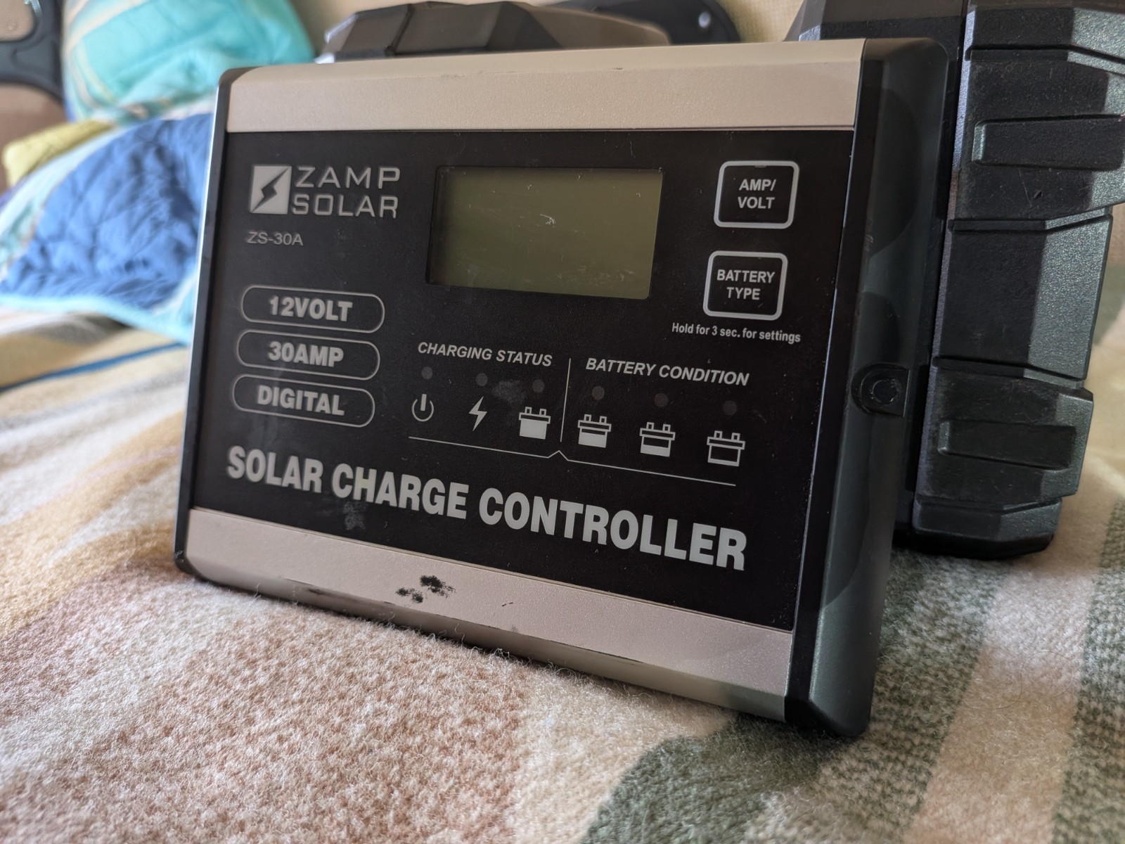Zamp Solar ZS-30A 30A, 5-Stage PWM Charge Controller – Black