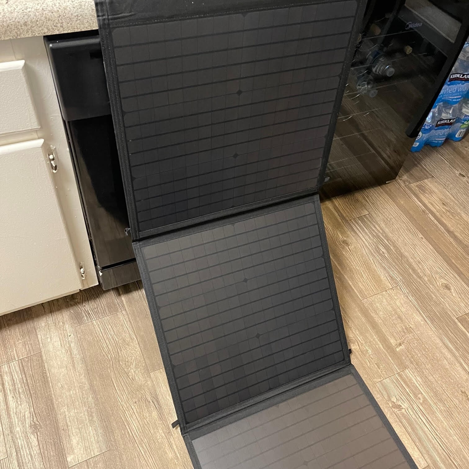 MASSIMO 200W Portable Solar Panel, Foldable, Waterproof Fabric, New (1197)