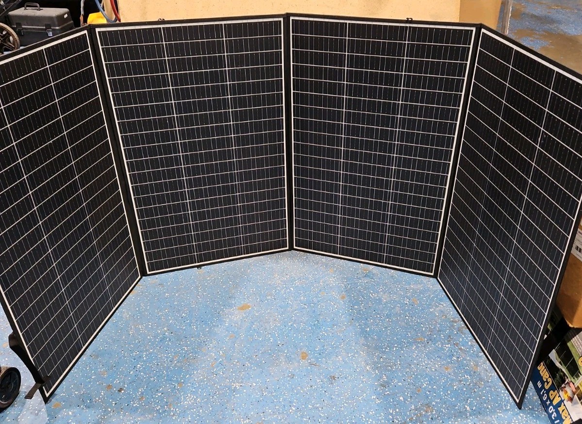 All Powers R4000 Portable Power Station + AP-SP-037 Solar Panels – PICKUP ONLY