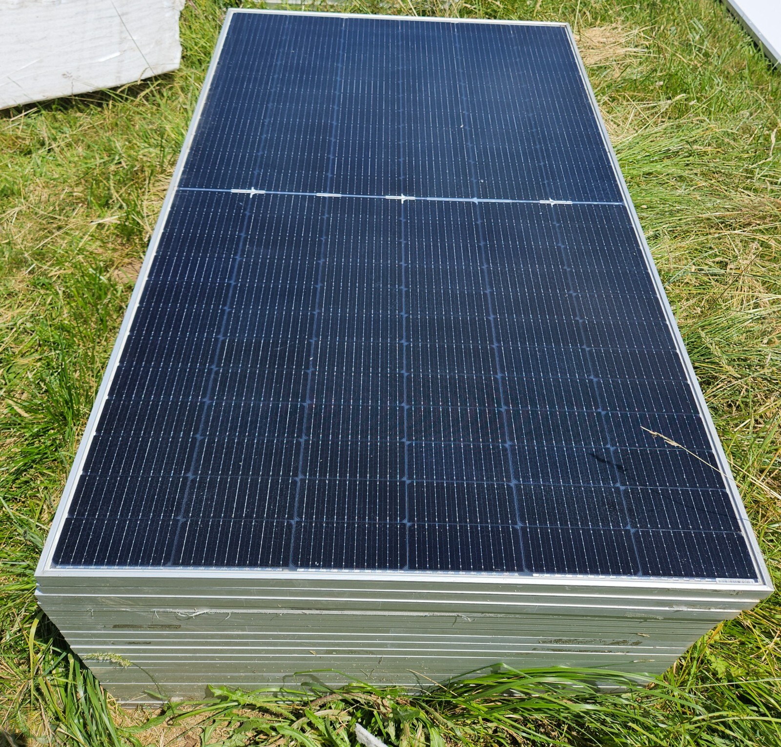 Solar Panel / Module – Jinko 520W Bifacial JKM520M-72HL4-TV