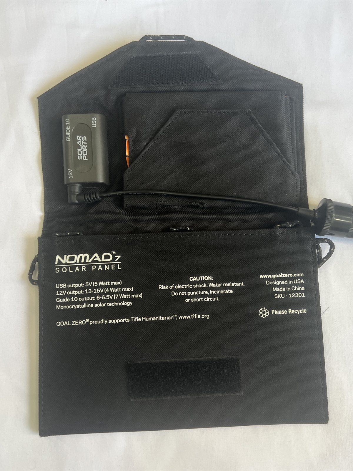 Goal Zero Nomad 7 USB Port Weather-Resistant 7-Watts Portable Solar Panel 12301