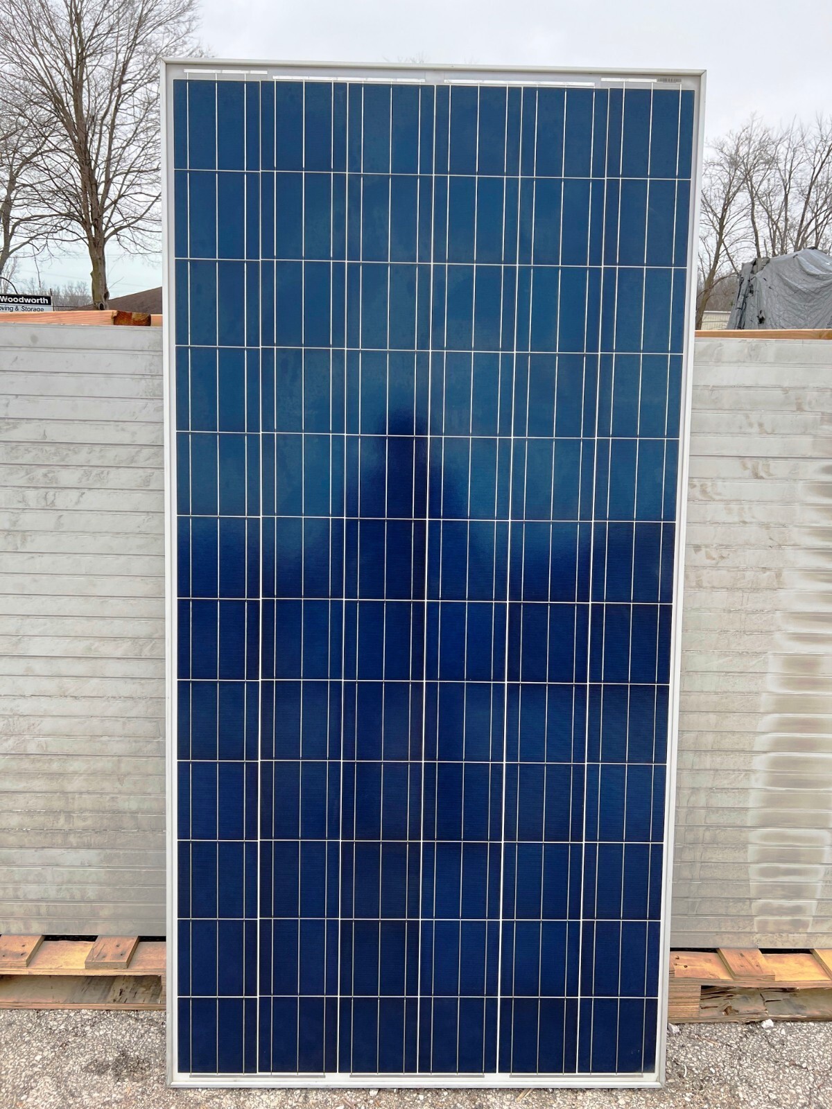 36 Solar panels SPM420/108, max. Power 420 W per module, SoloPort