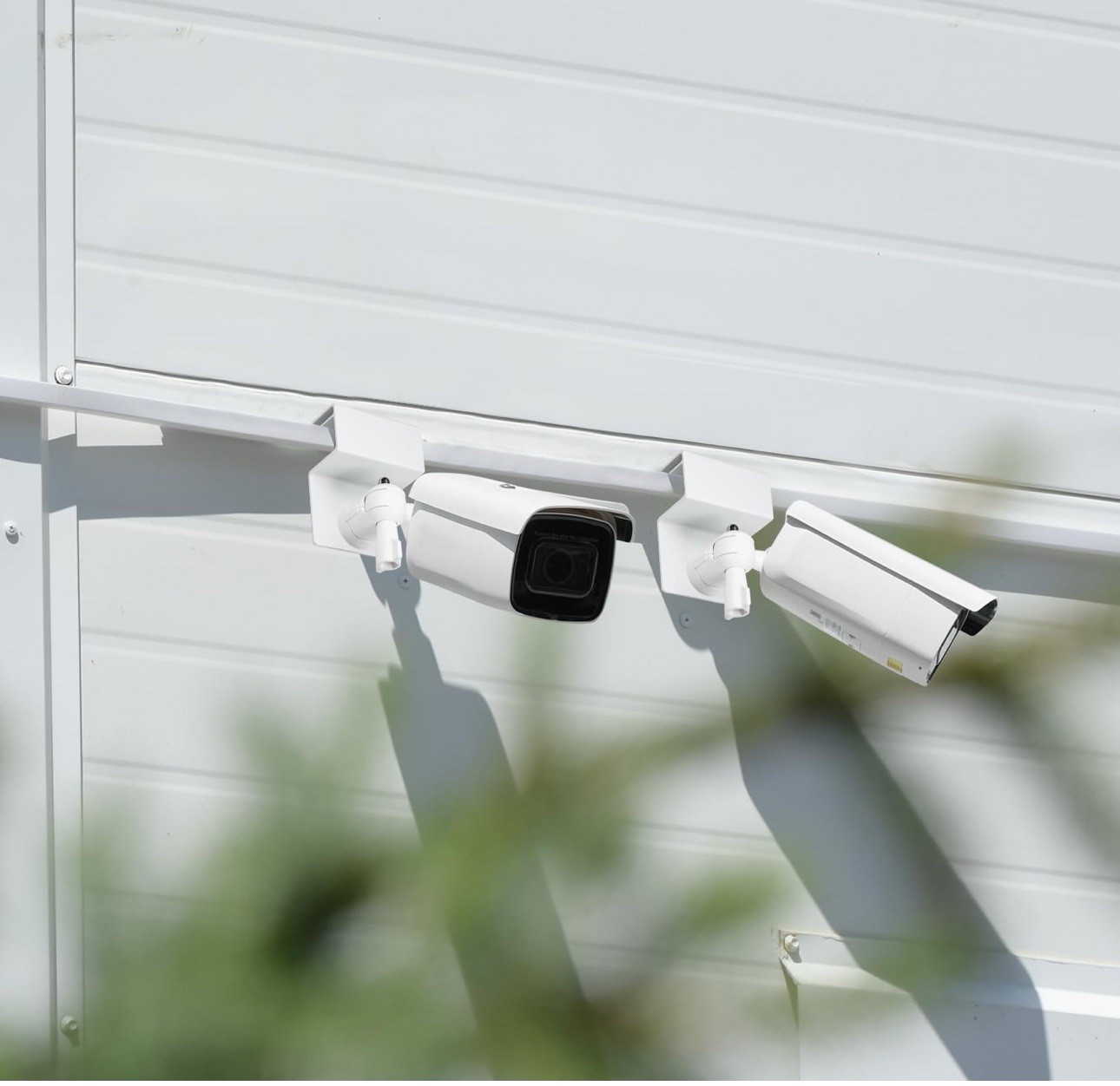 1 Pair of White Universal Solar Panel Gutter Mount, Aluminum Gutter Mount