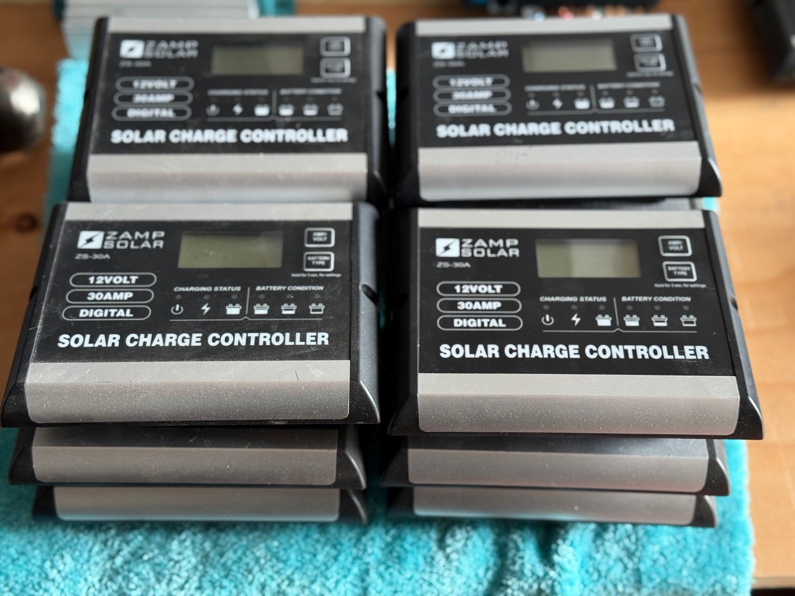 Zamp Solar ZS-30A 30A, 5-Stage PWM Charge Controller – Black