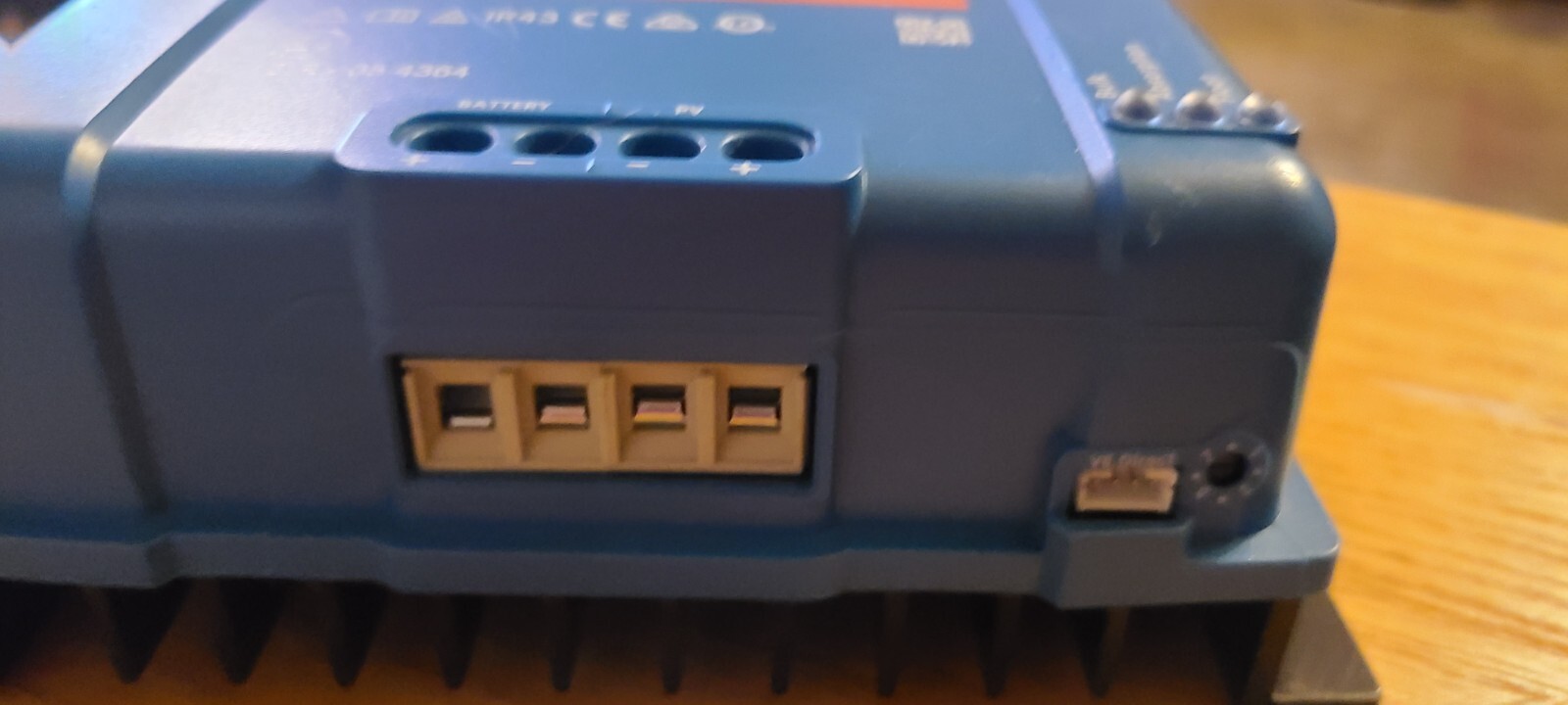 Victron mppt solar charge controller 100/30 & SmartShunt 500/50 mV Xantrex Inver