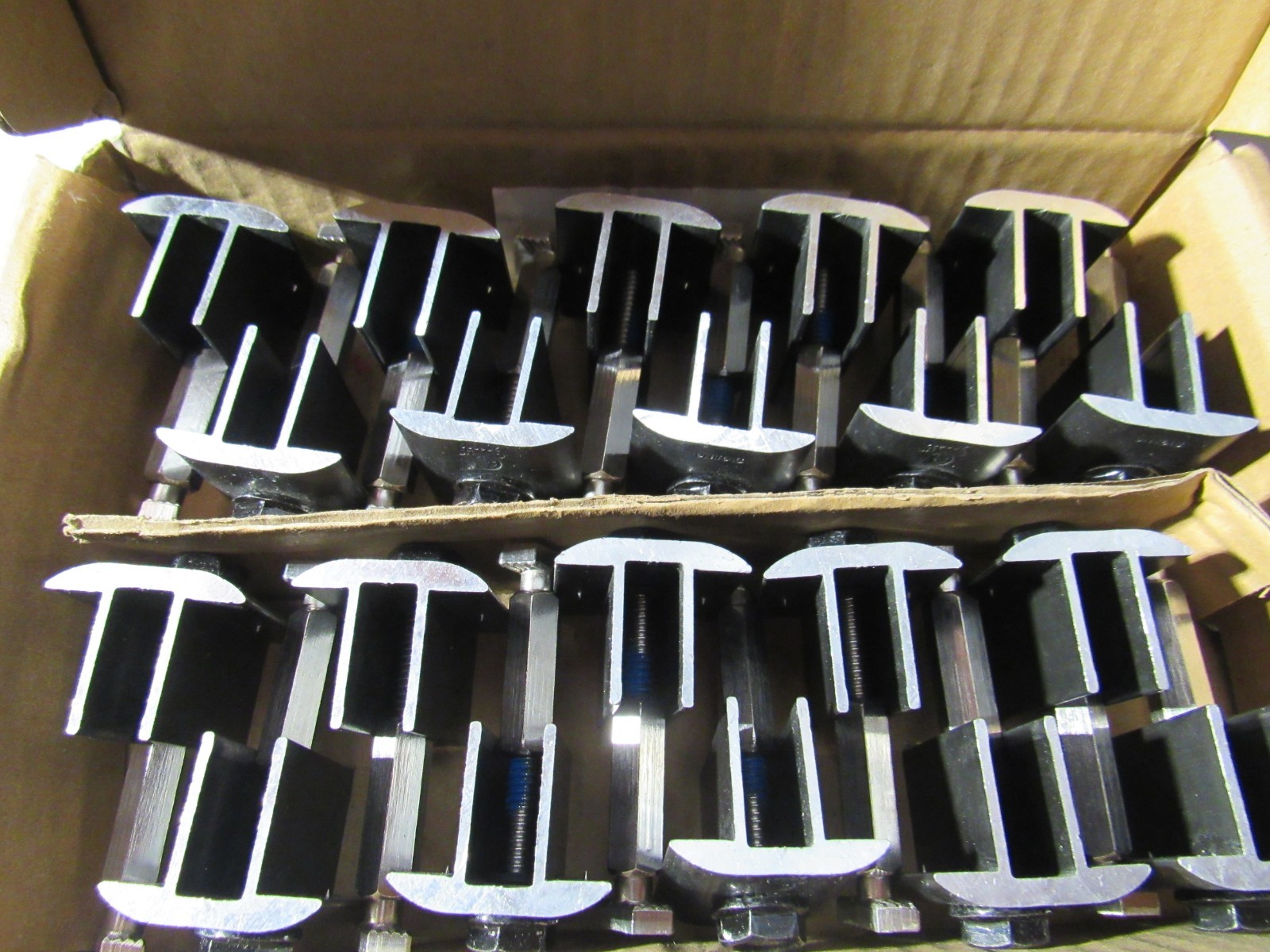 20 pack UniRac Solar Mid Clamps Universal 24-47mm .94″-1.85″ Dark 302045D