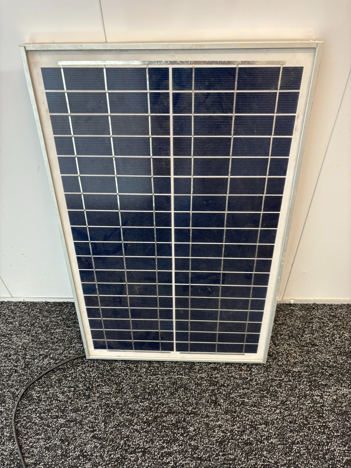 SolarTech Power SPM020P-R Solar Panel 20 Watt 12v – Used