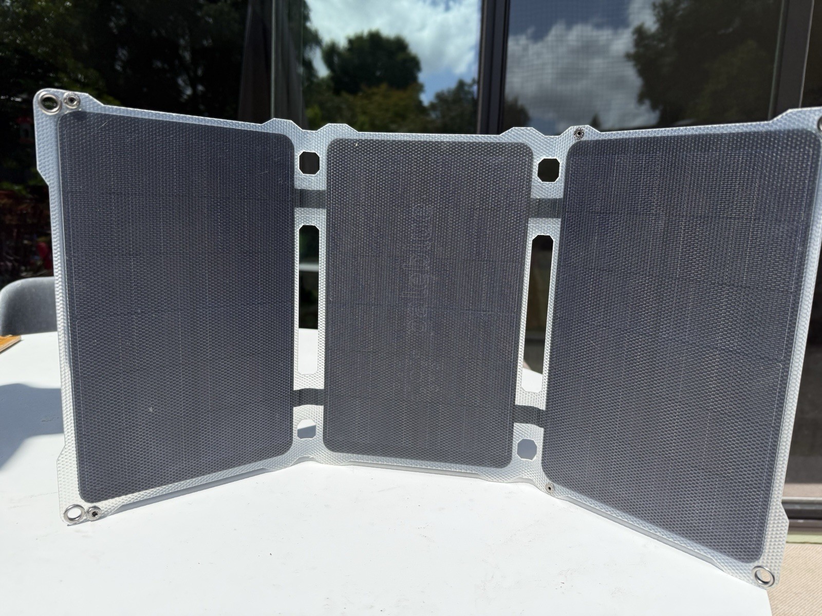 Paleblue Approach 2 Portable Tri-fold Solar Panel Charger 21 Watts PANEL ONLY