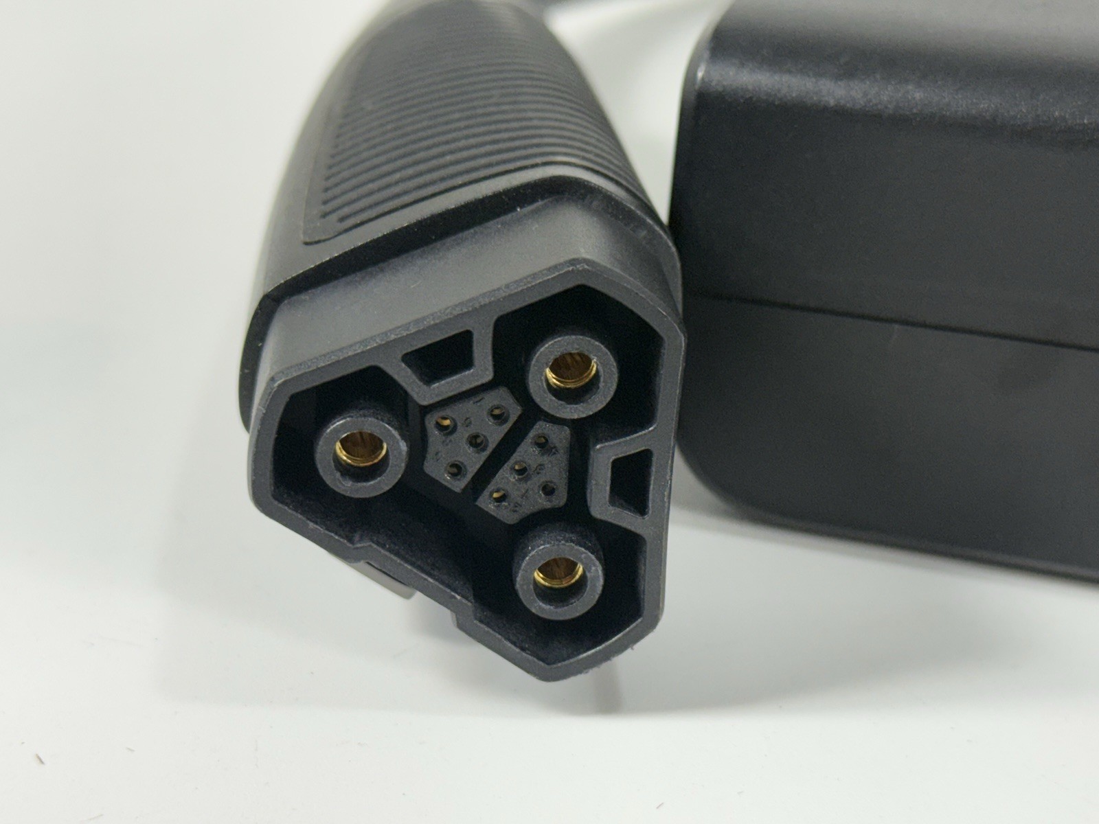 EcoFlow Double Voltage Hub Power Input/Output for DELTA Pro – EF-HP-O01-2