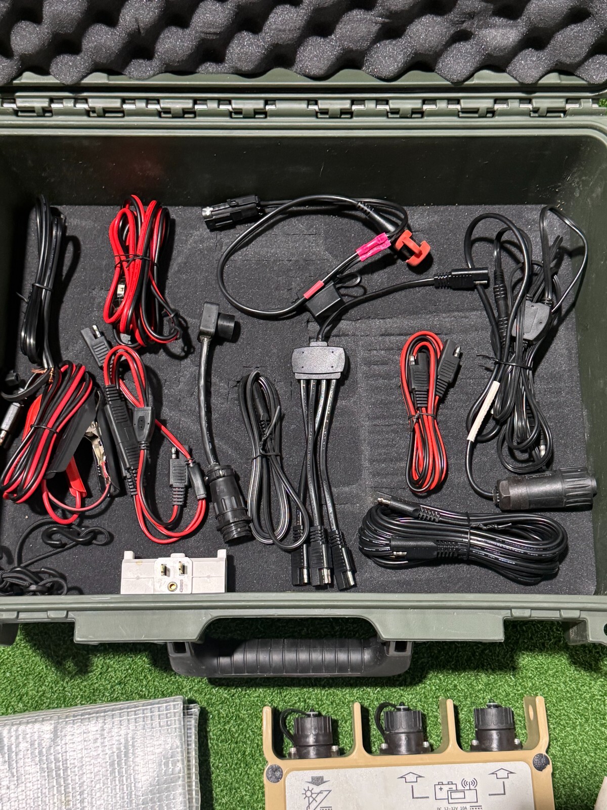 Iris Technology Portable Military Solar Energy Field Kit w/ Pelican Case