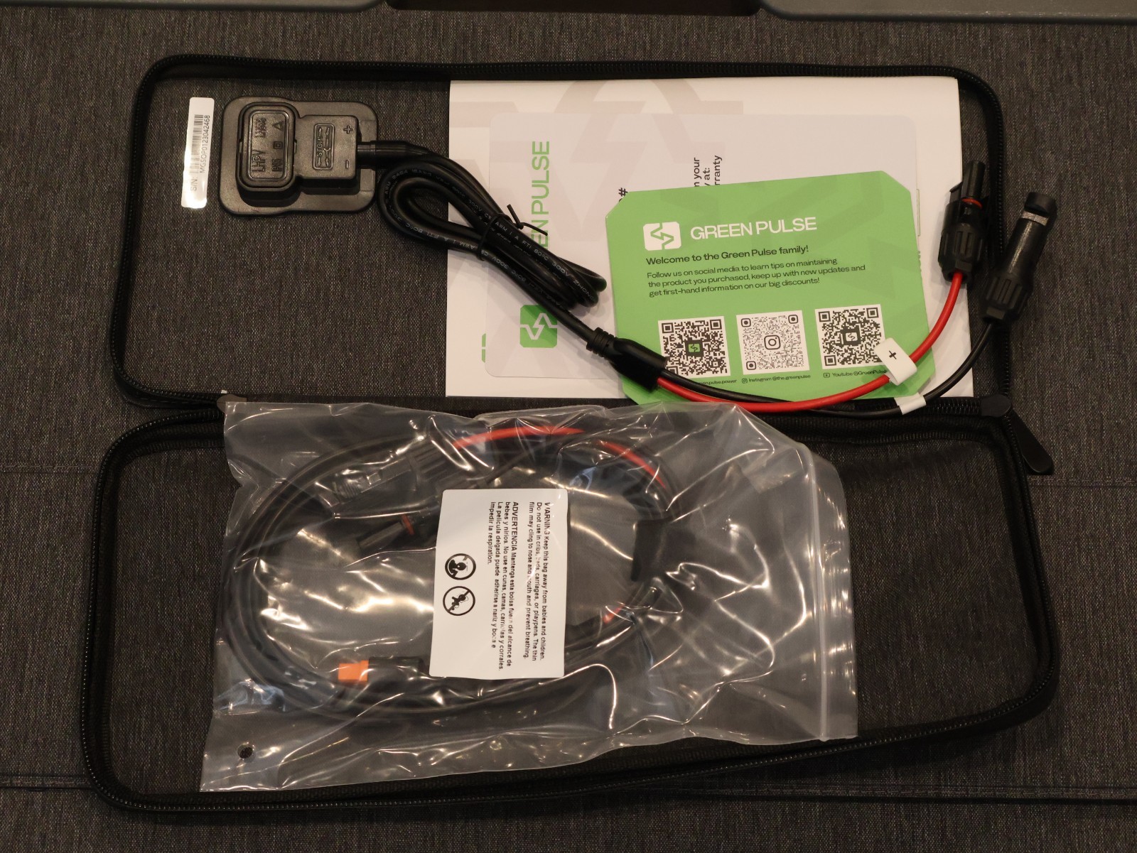 Green Pulse 120W Folding Solar Panel IP67 Waterproof Portable Open Box