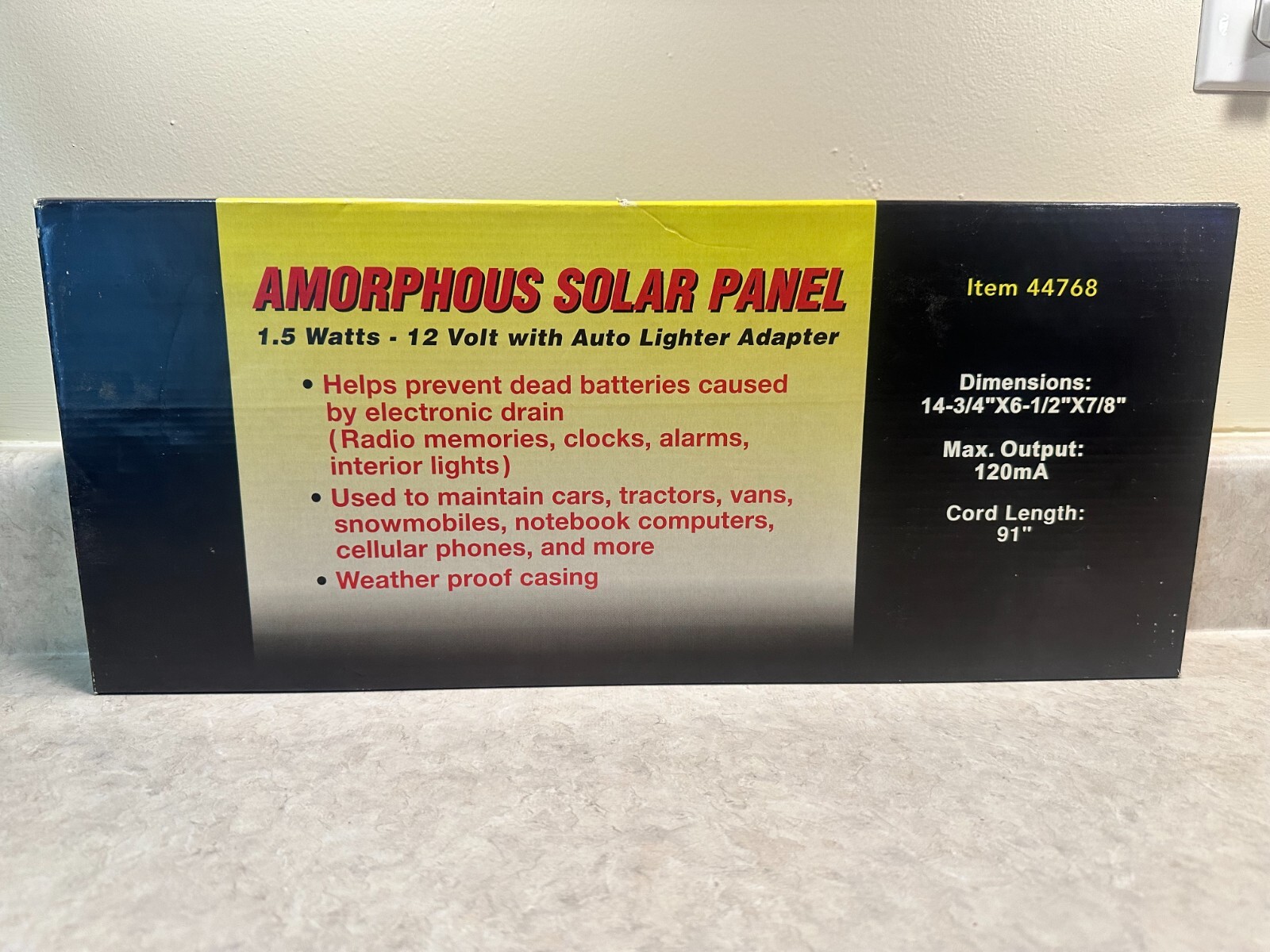 Amorphous Solar Panel 12 Volt Auto Light Adapter 1.5 Watts