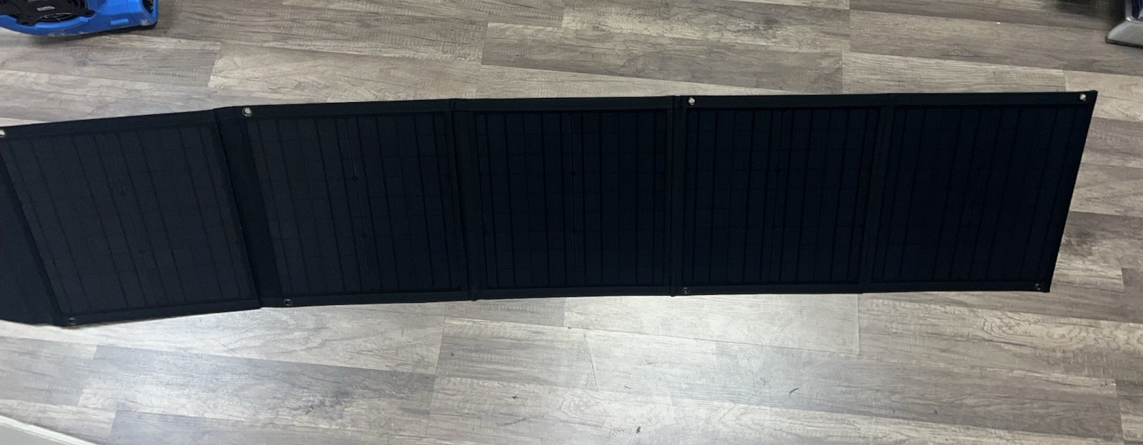120-Watt Foldable Monocrystalline Solar Panel with Multiple DC Outputs and Cable