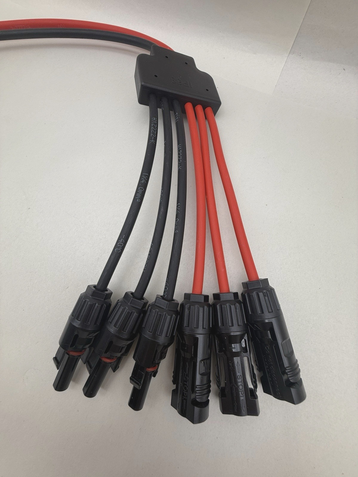 Solar Connectors for 3 Solar Panels, Tool-Free Solar Panel Wires and Connectors