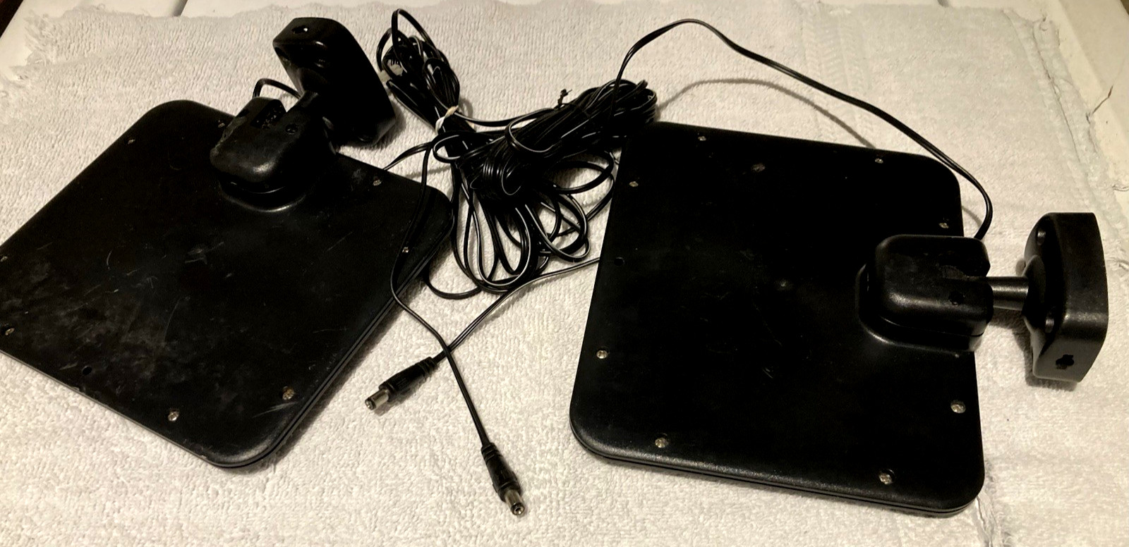 Lot 2 Solar Panels 5v-11v Security lights Battery Chargers Multiuse Power Source