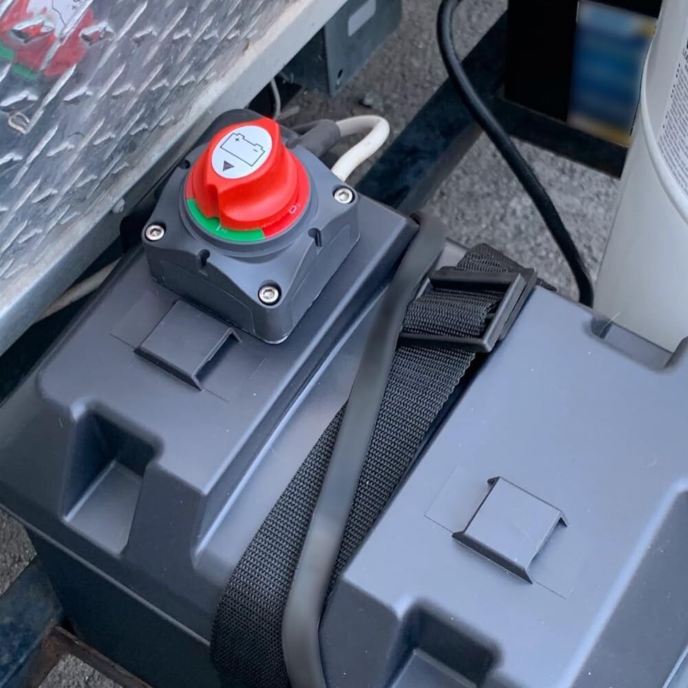Durable Battery Disconnect Isolator with Lugs Kit – Safe Power Management