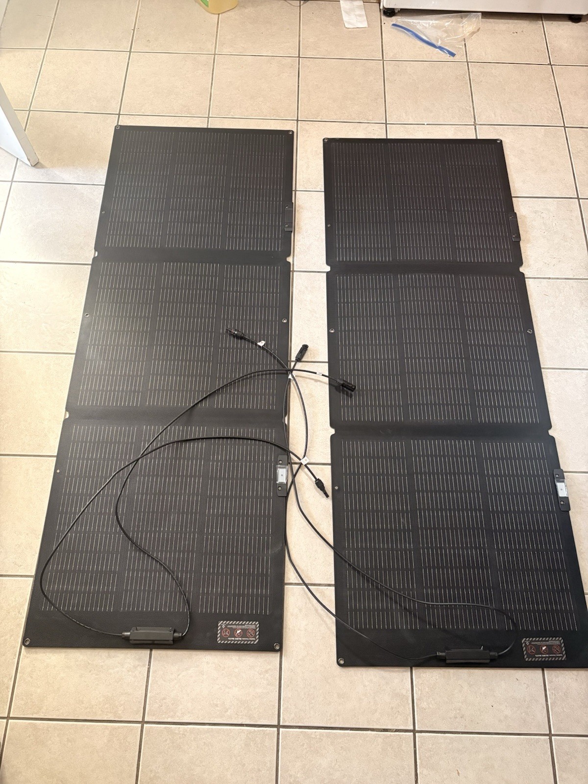 Ecoflow River 2 Max 1000W Portable Power Station + 2x 160solar panels