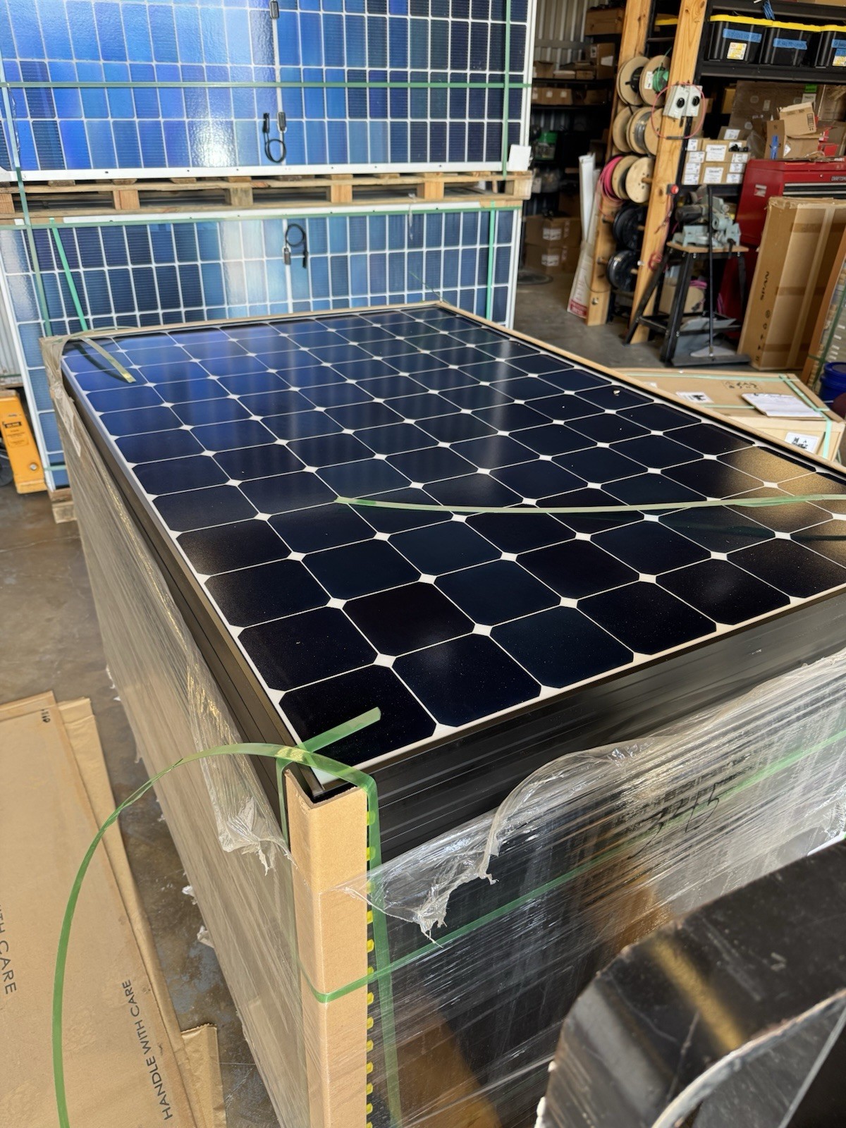 20pc Pallet SPR-X21-345-COM Sunpower 345 Watt Maxeon Cells Black Frame