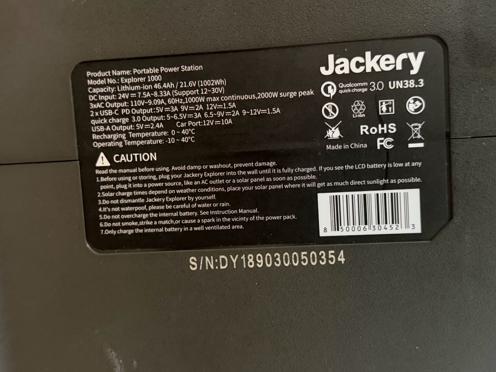 Jackery Explorer 1000 V1 With 2 Solar Saga 100 Solar Panels