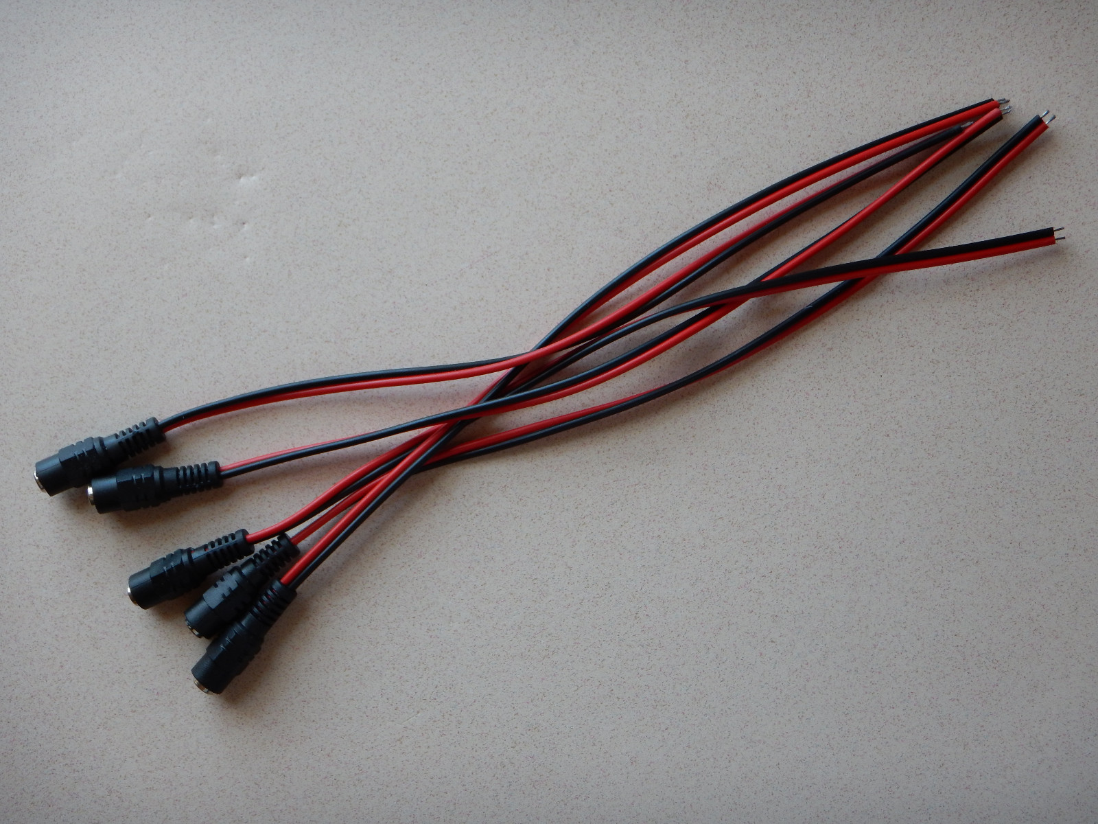 5 or 10 female connector adapters 5.5 mm x 2.1 mm used with li-on battery packs