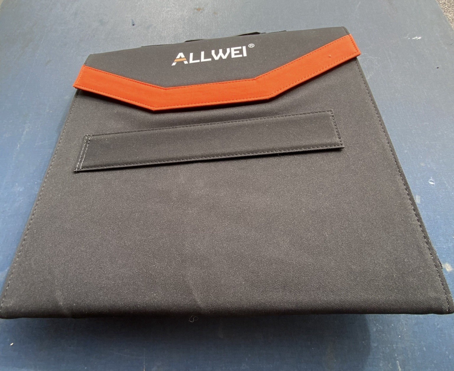 ALLWEI 100 Watt 18v/5.5a (Max) Foldable Portable Solar Panel W/Accessories New