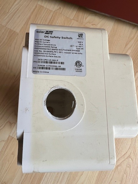 SolarEdge DCD-1PH-US-S2H-F AC/DC Safety Switch No another parts in the box.