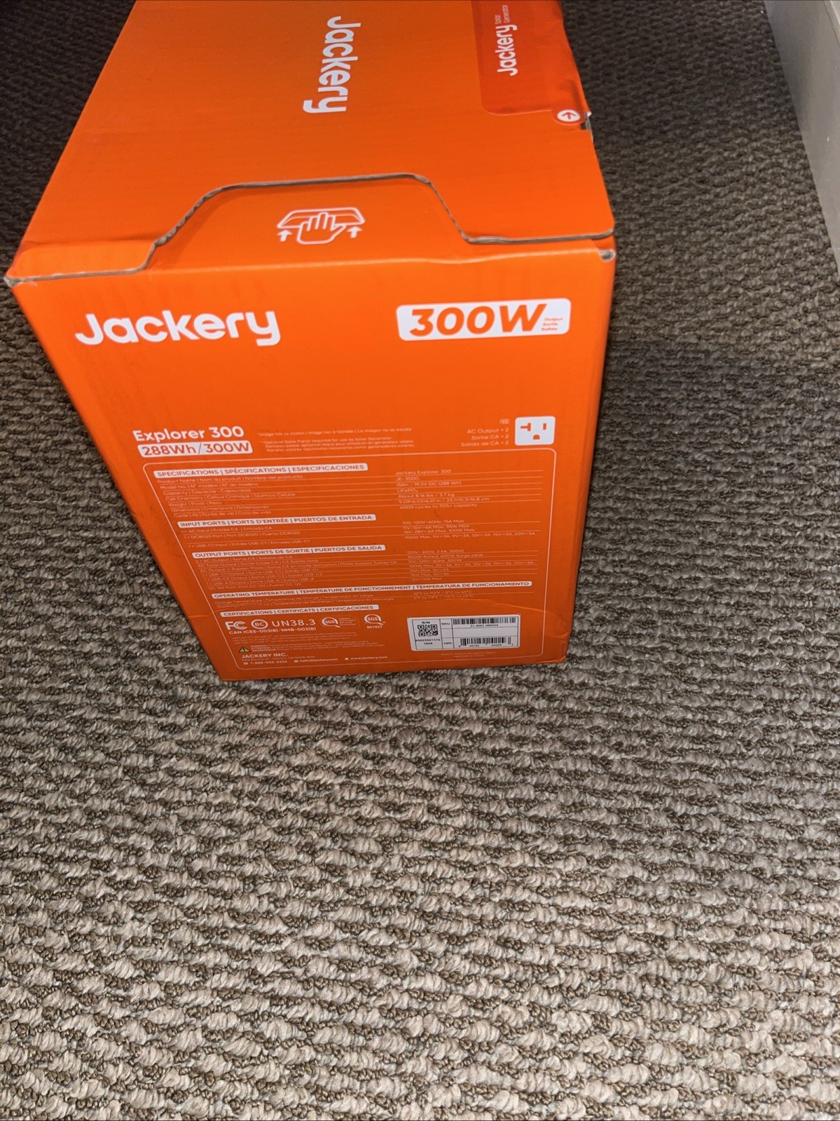 jackery solar generator explorer 300w 288wh BRAND NEW SEALED!