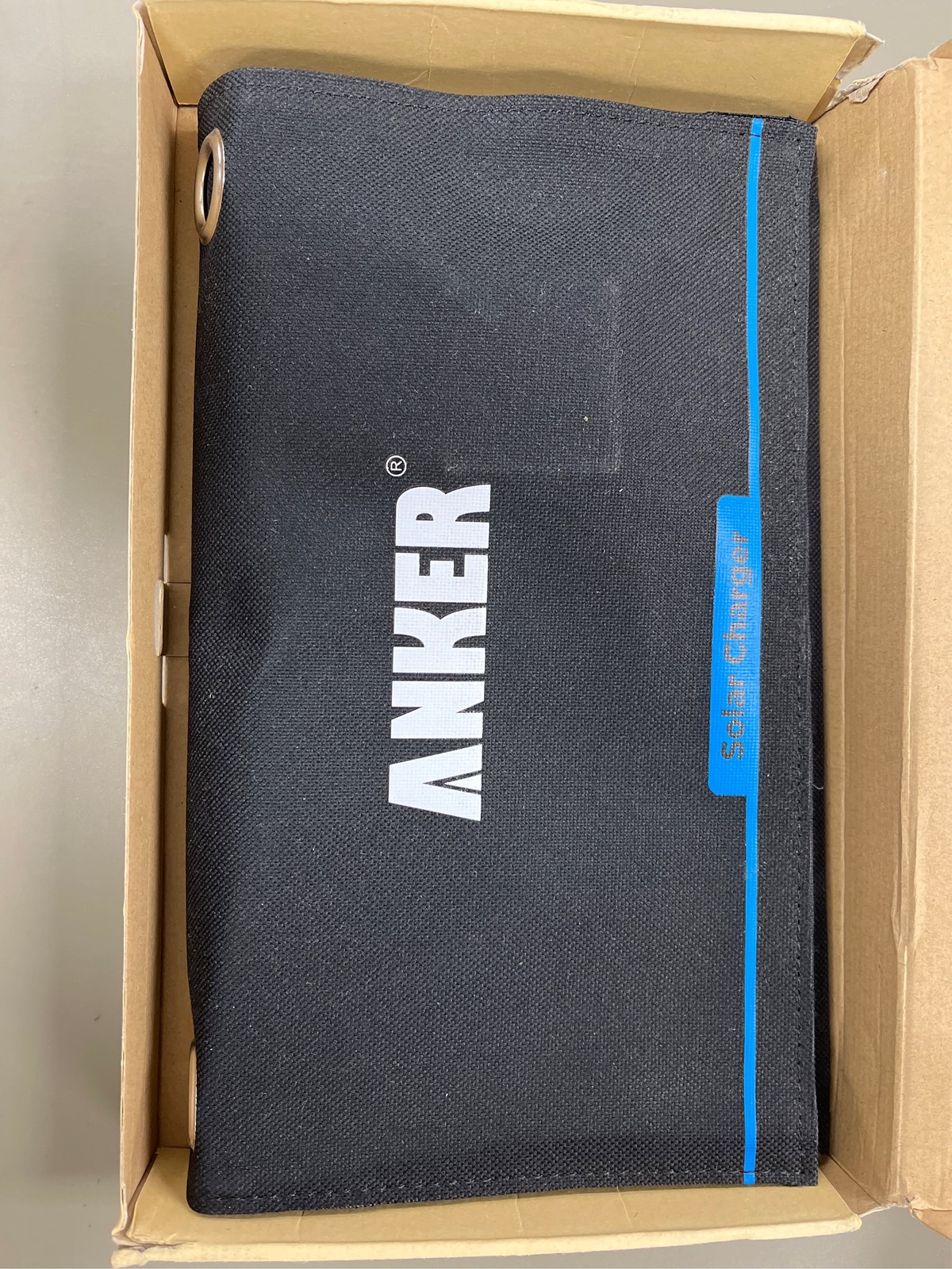 Anker? 14W Solar Panel Foldable Dual-port Solar Charger with PowerIQ? Technology