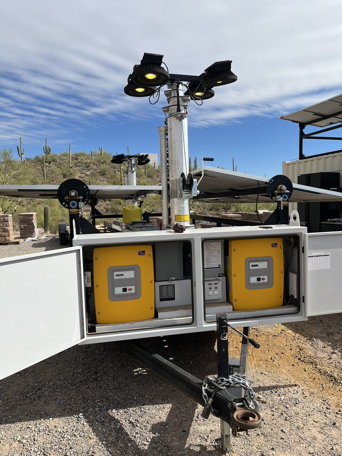 Off Grid Mobile Solar Generator
