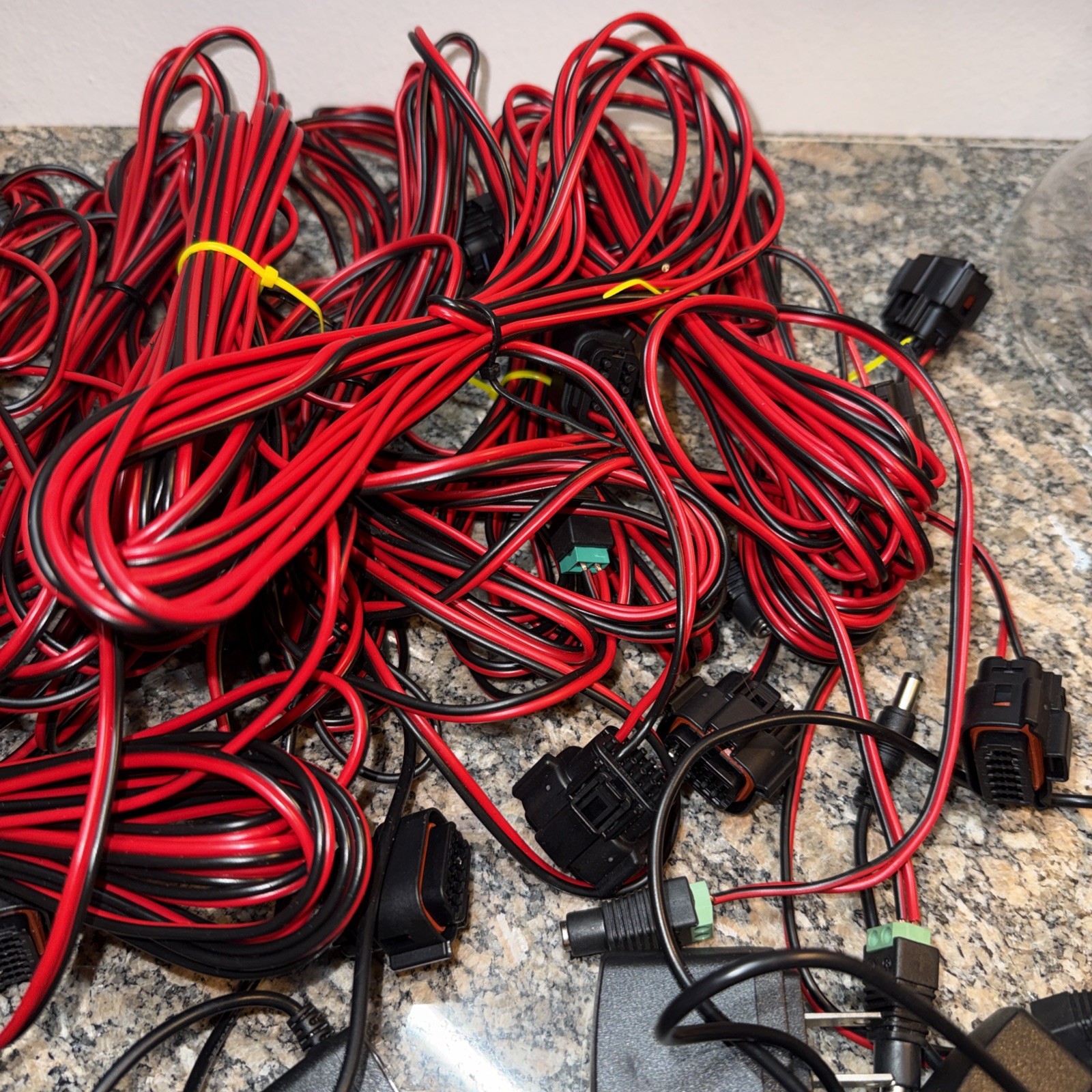 12 PCs 12 AWG Solar Panel Extension Cable PV Wire 12 Ft & 10 Power Adapters