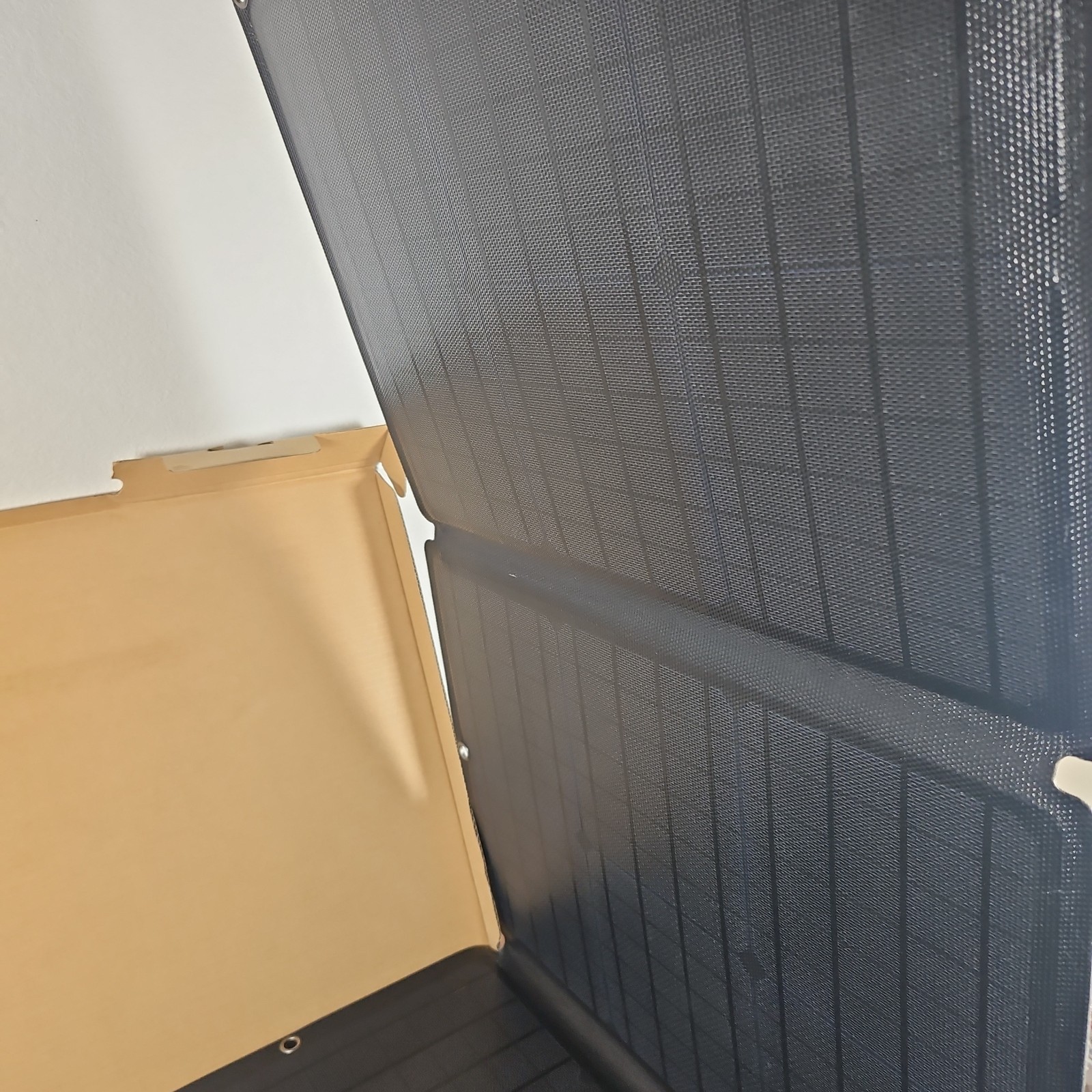 EcoFlow 110W Portable Solar Panel Foldable – Zipper broke on carry case.