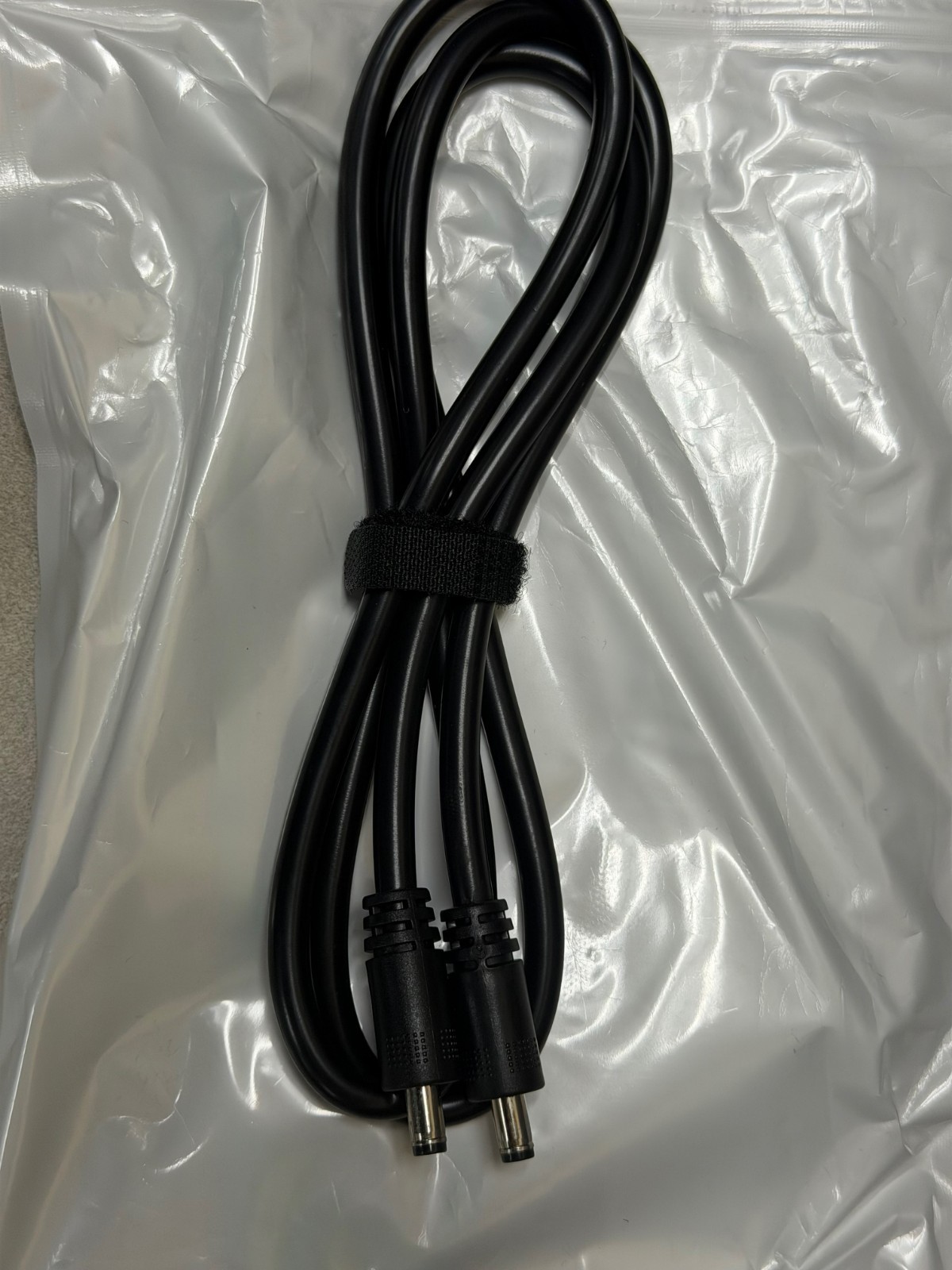 Massimo 100W and 300W solar panel charging cable and DC 10 Charging adaptors