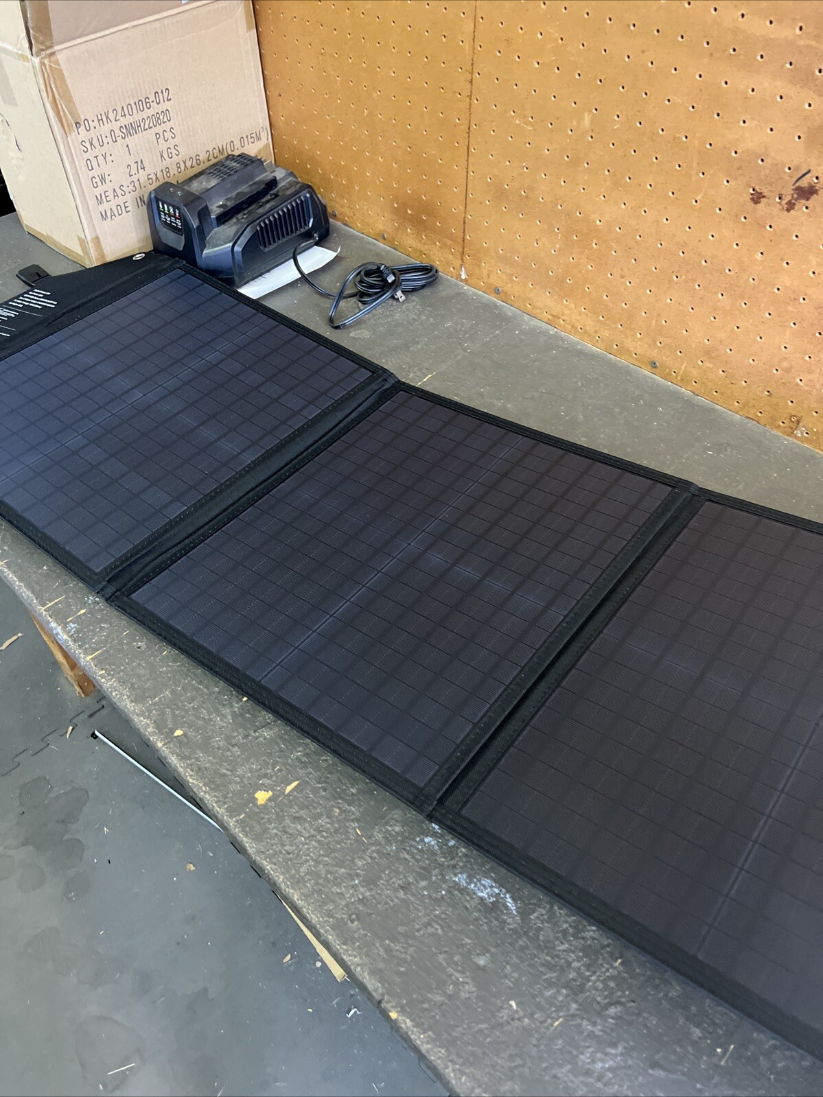 Apowking 60W Foldable Solar Panel 12/18V, DC Outlet, Solar Generator, Portable