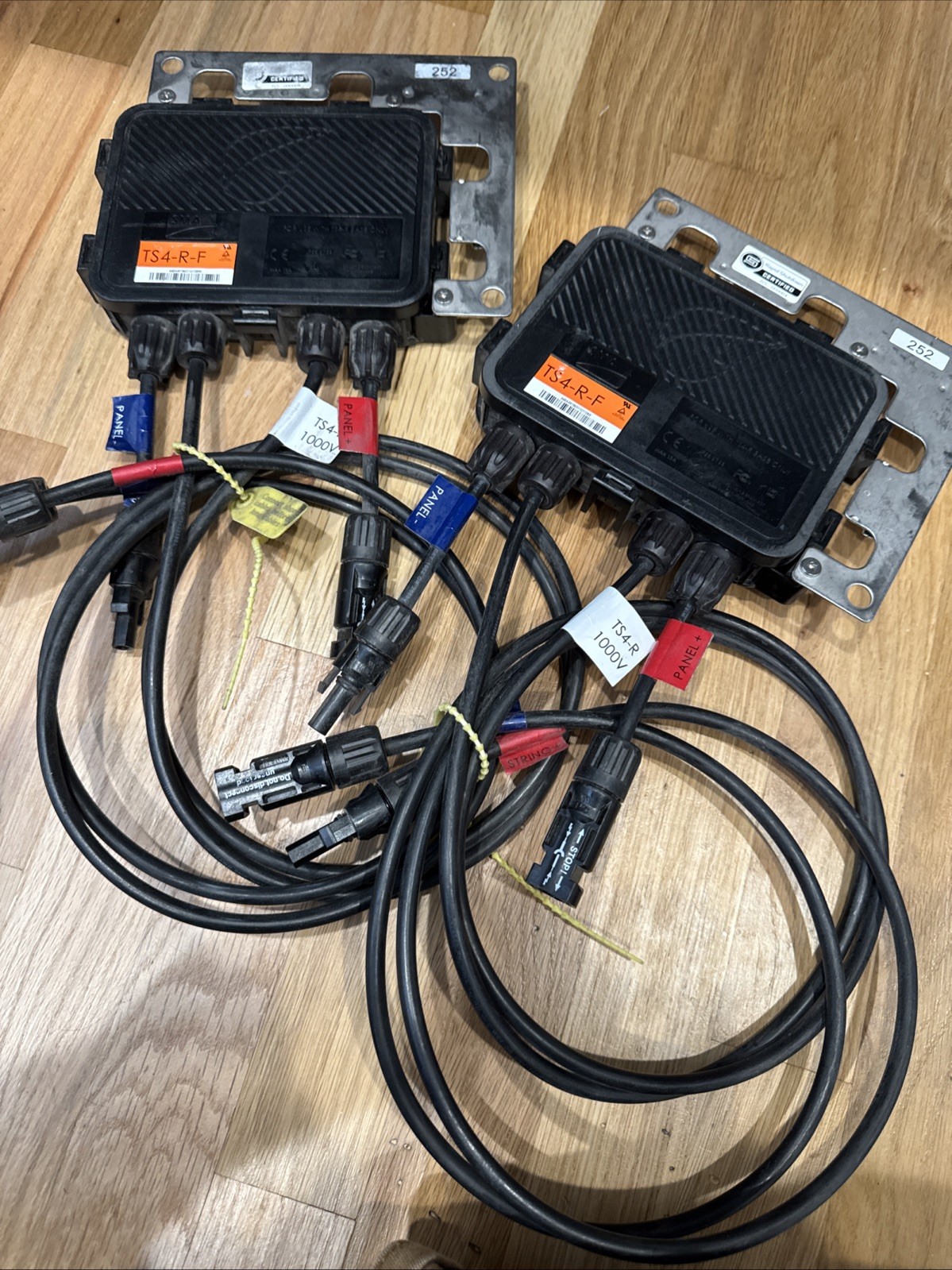 SMA Rapid Shutdown Equipment Tigo TS4-R-F with aluminum mount