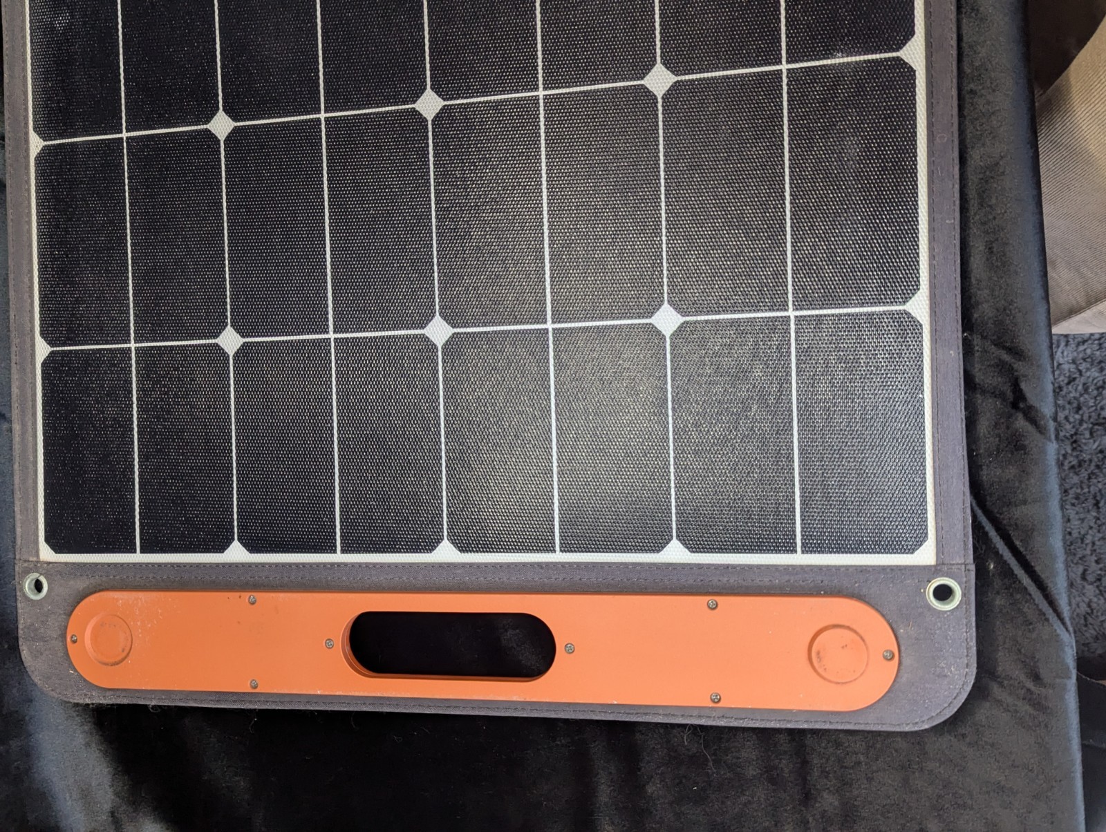DOESN’T WORK! SELLING FOR PARTS! Jackery SolarSaga 100W Solar Panel