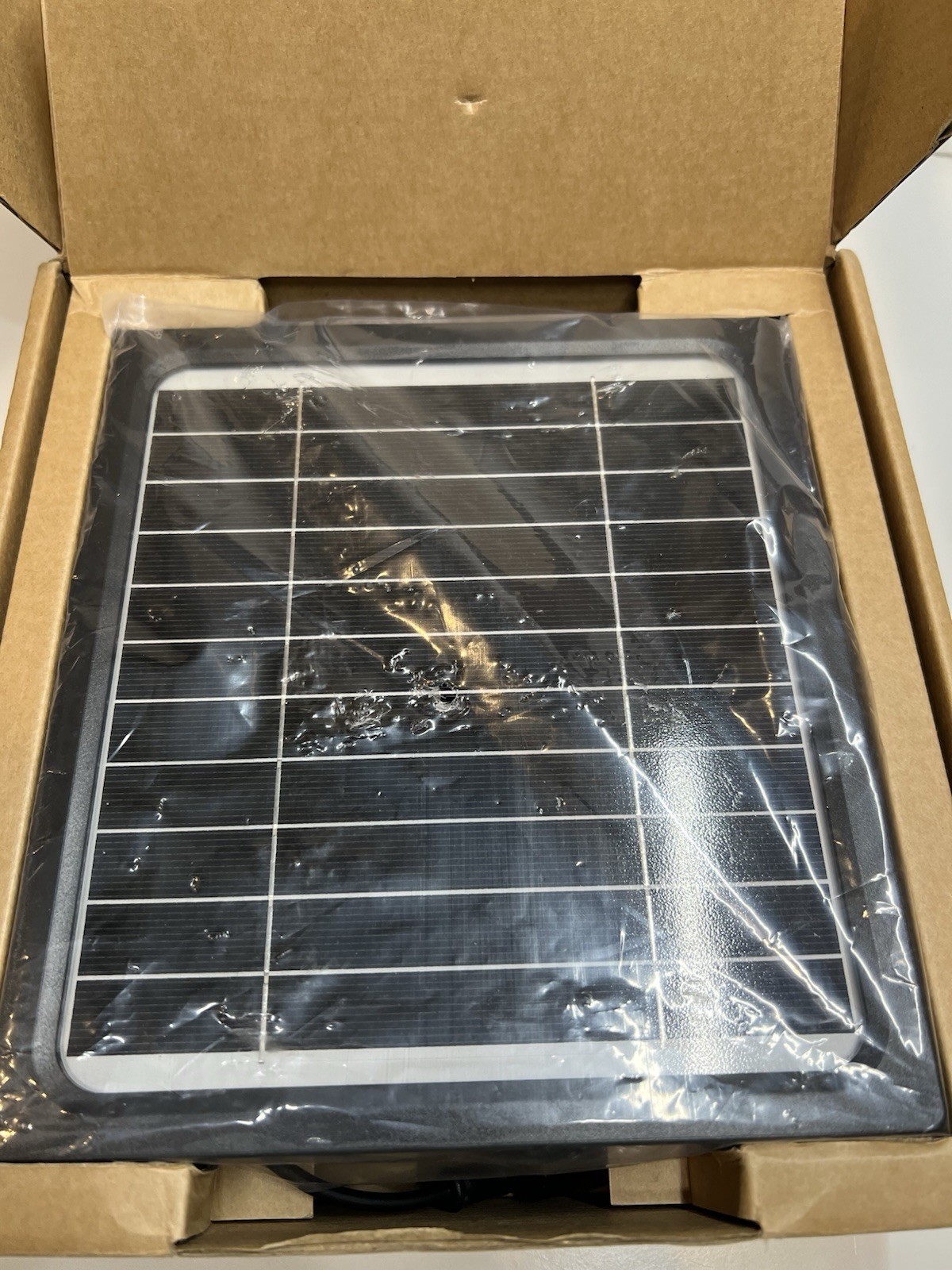 Dosarzo 5W 12V Solar Panel for Trail Camera with 5200mAh Rechargeable Battery