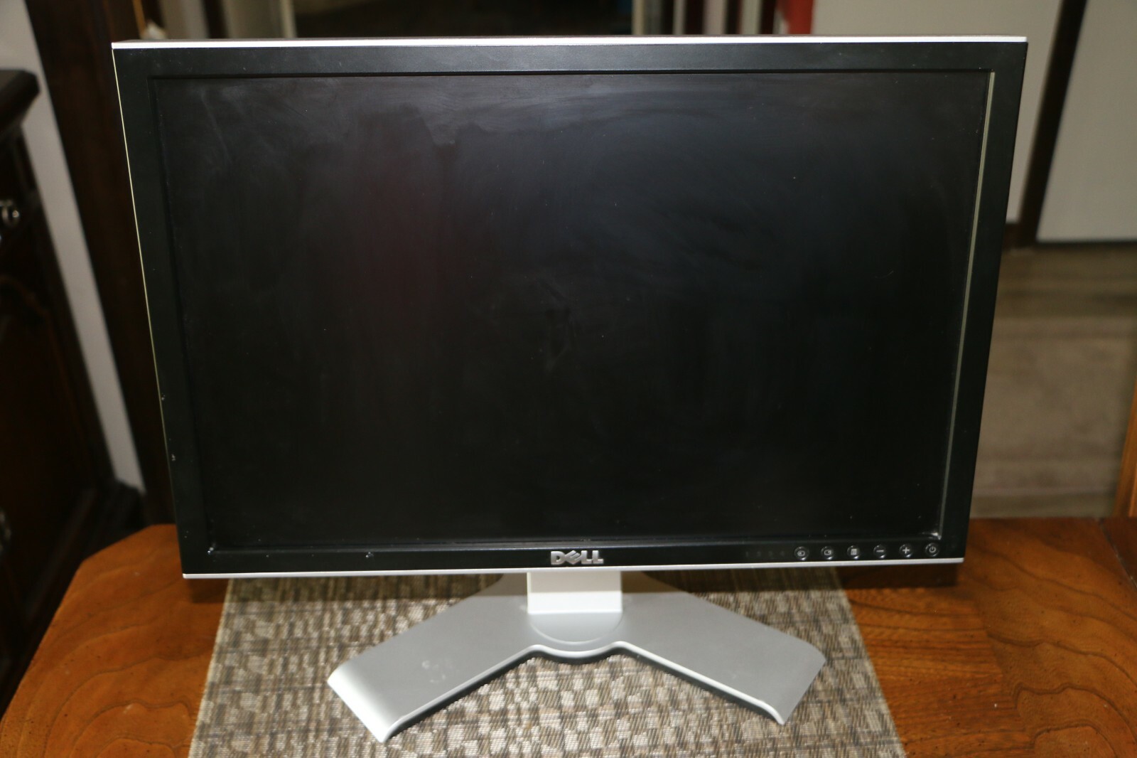 DELL 2007WFP LCD 20″ WIDESCREEN ULTRA SHARP MONITOR W/STAND NON-WORKING