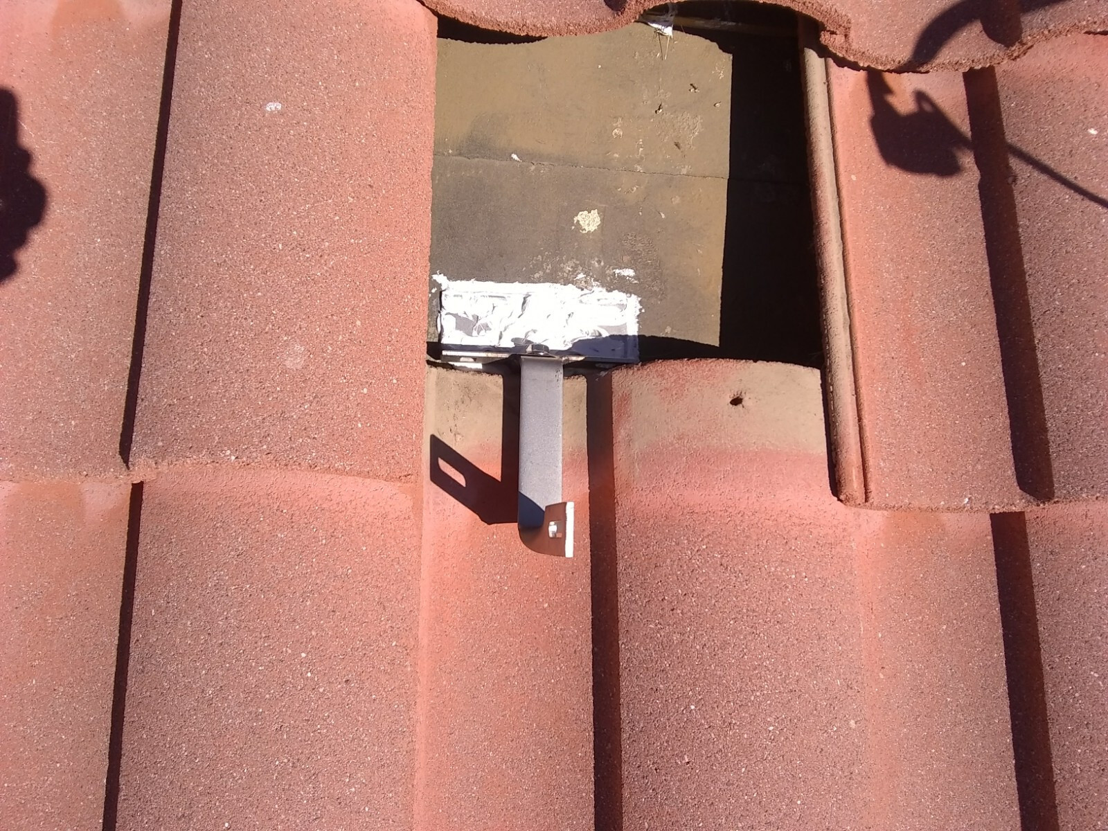 Solar Landscape Mounting Tile Roof Hook – Adjustable