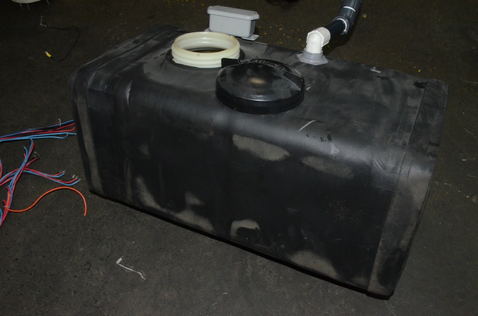 Solar 20 Gallon Water Holding Tank With Float Fixtures RV Off Grid Tiny House