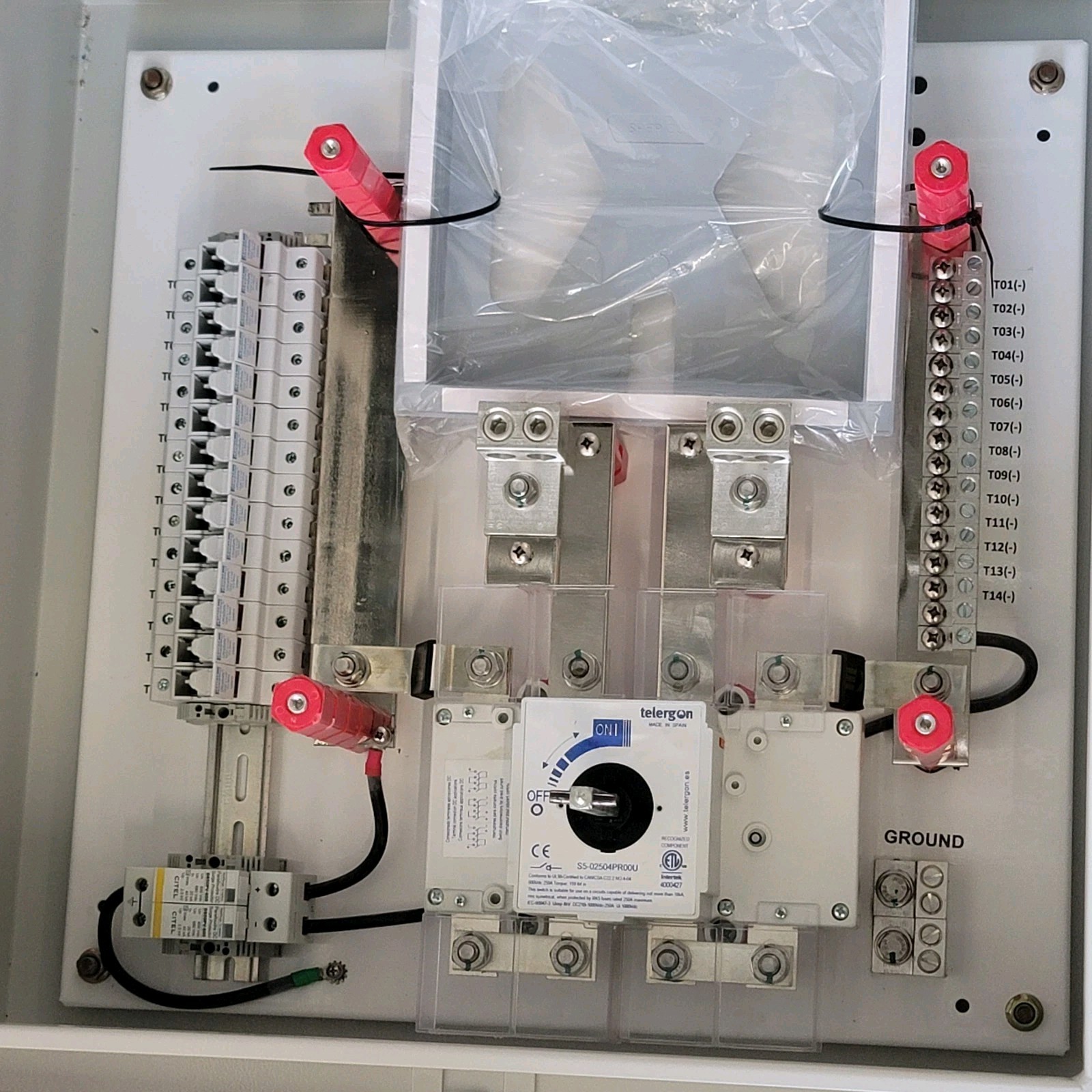 NEW 600V SOLAR COMBINER DC DISCONNECT 250A 14-STRING N4 ENCLOSURE COMMERCIAL