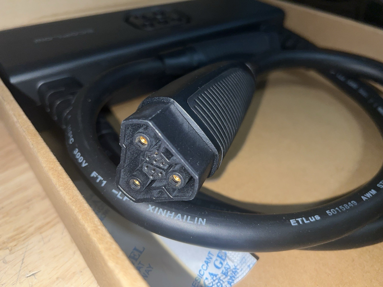 EcoFlow Double Voltage Hub – Power Input/Output (DELTA Pro)