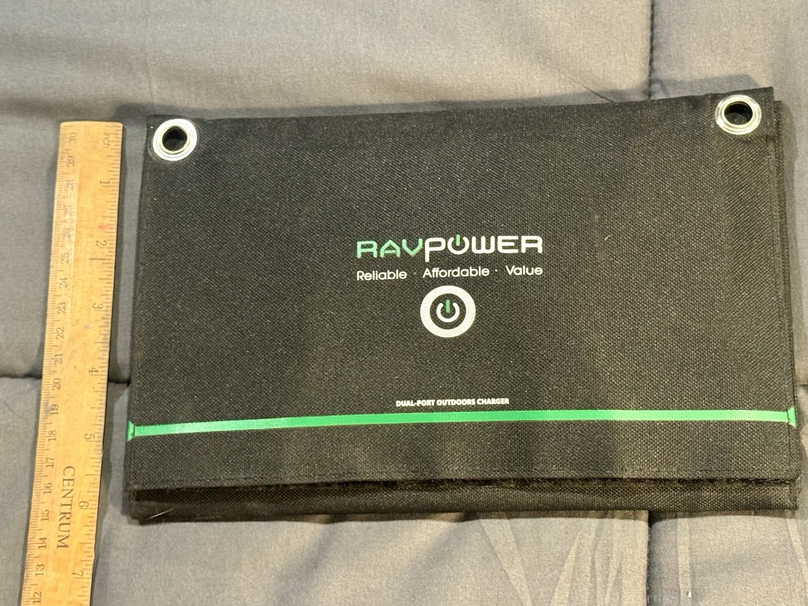 16W OUTDOOR FOLDABLE DUAL-PORT SOLAR CHARGER Model RP-PC008 a RavPower product
