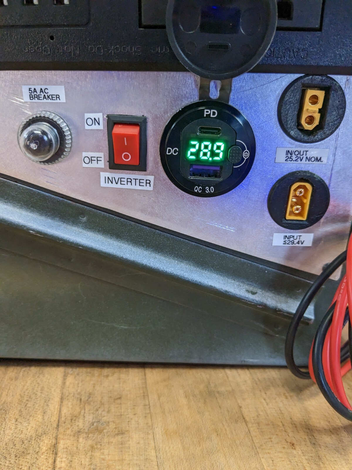 Off Grid Ammo Can Backup Battery Solar Generator 1500wh Capacity 600w Inverter