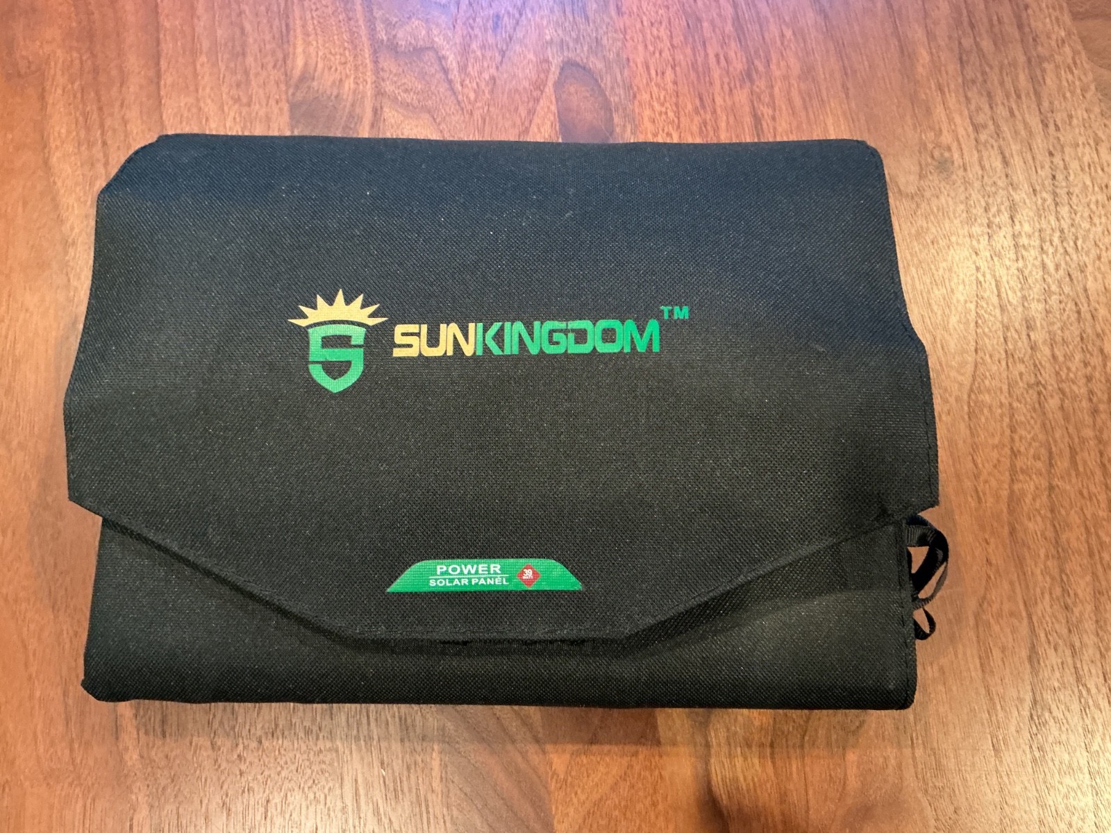 SUN KINGDOM PORTABLE FOLDING SOLAR PANEL 39 WATT.