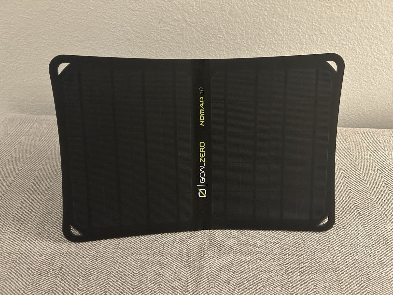 Goal Zero Nomad 10 Foldable 10 Watt Solar Panel Sun Power Charge